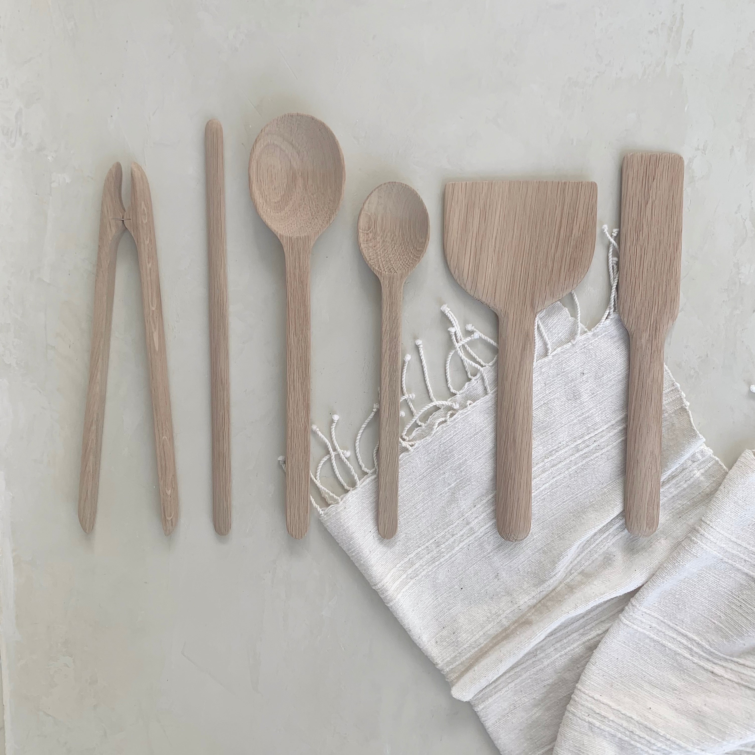 EASY oak place turner