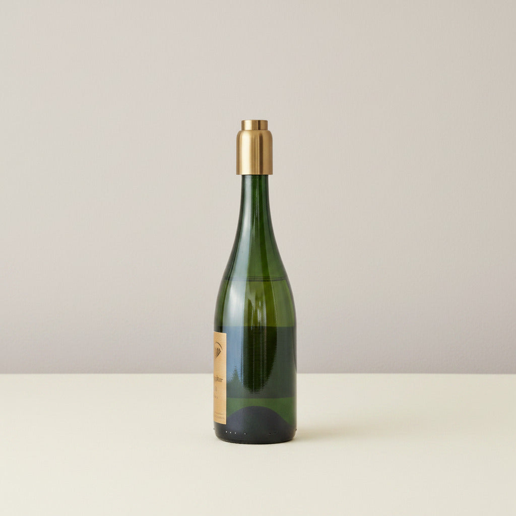 Collar Vacuum Seal Bottle Stopper - brushed brass