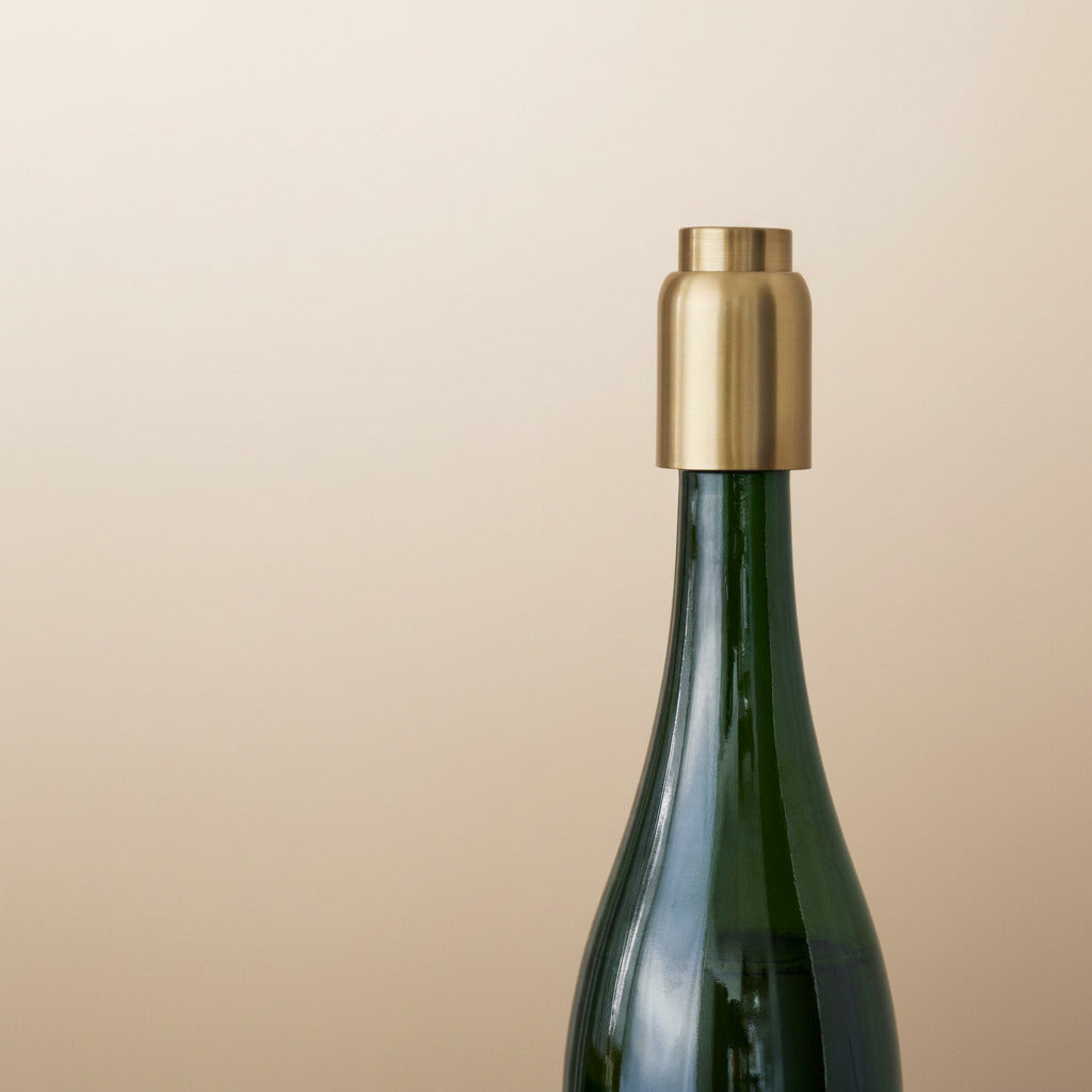 Collar Vacuum Seal Bottle Stopper - brushed brass