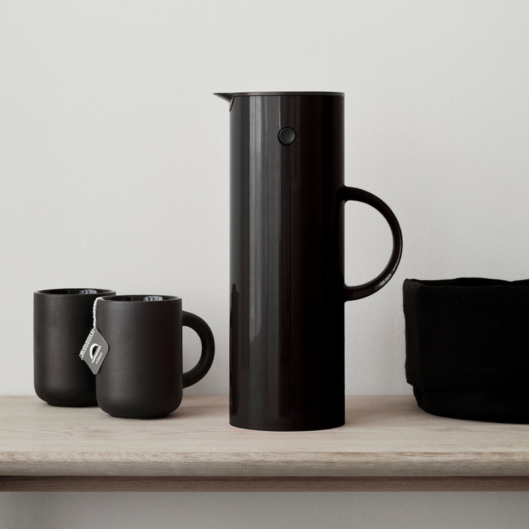 EM77 vacuum jug 1L - black