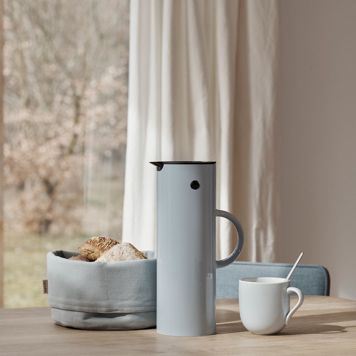 EM77 vacuum jug 1L - cloud