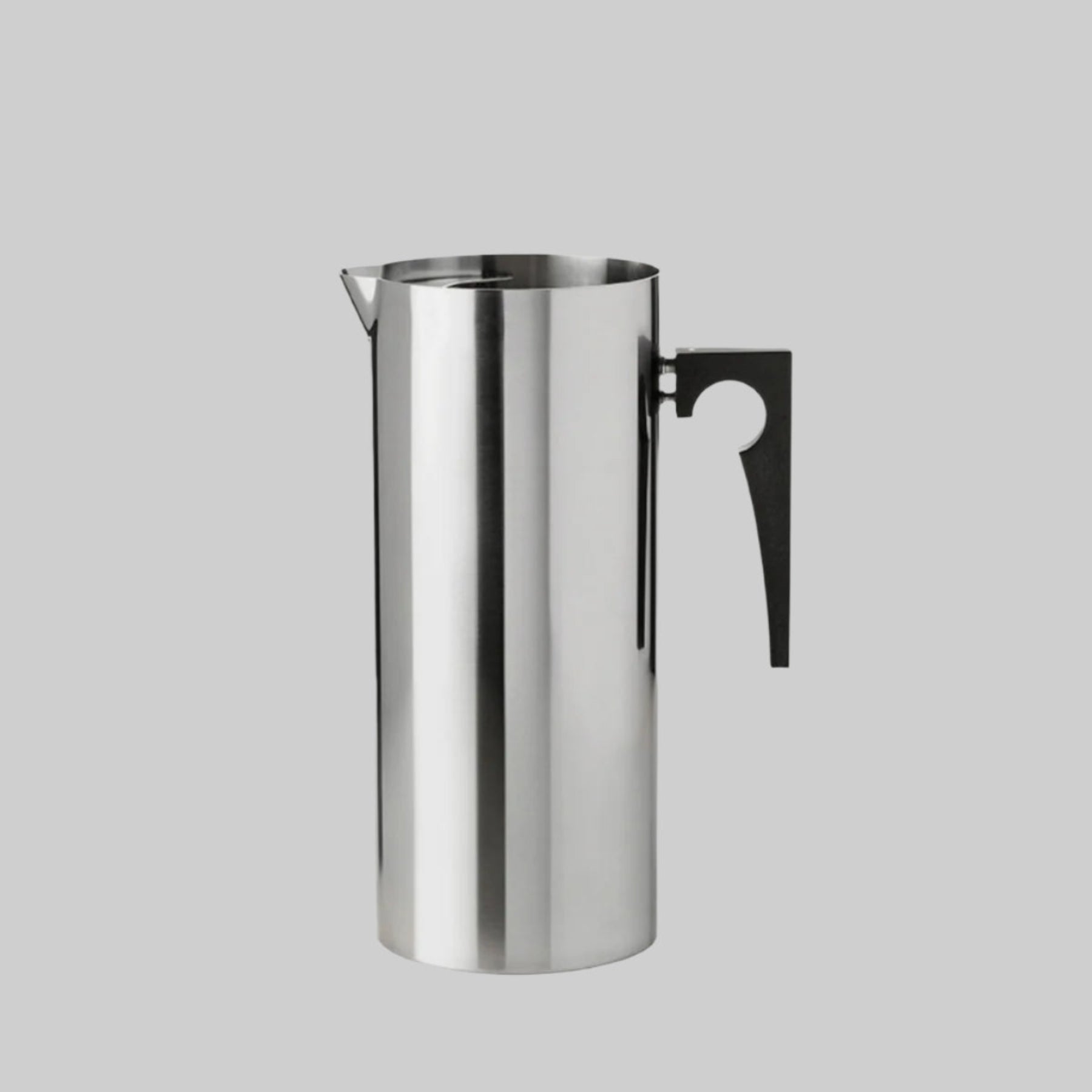 Arne Jacobsen jug with icelip