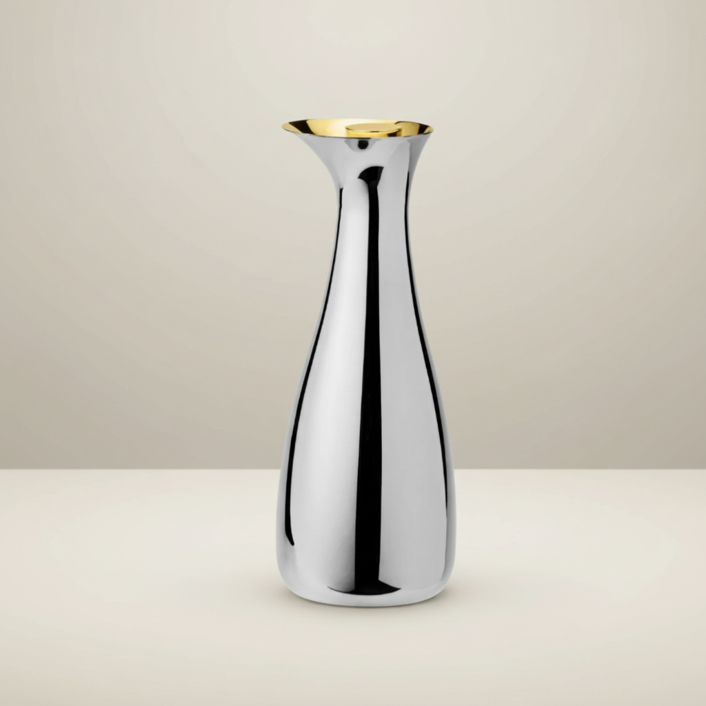Norman Foster carafe with stopper