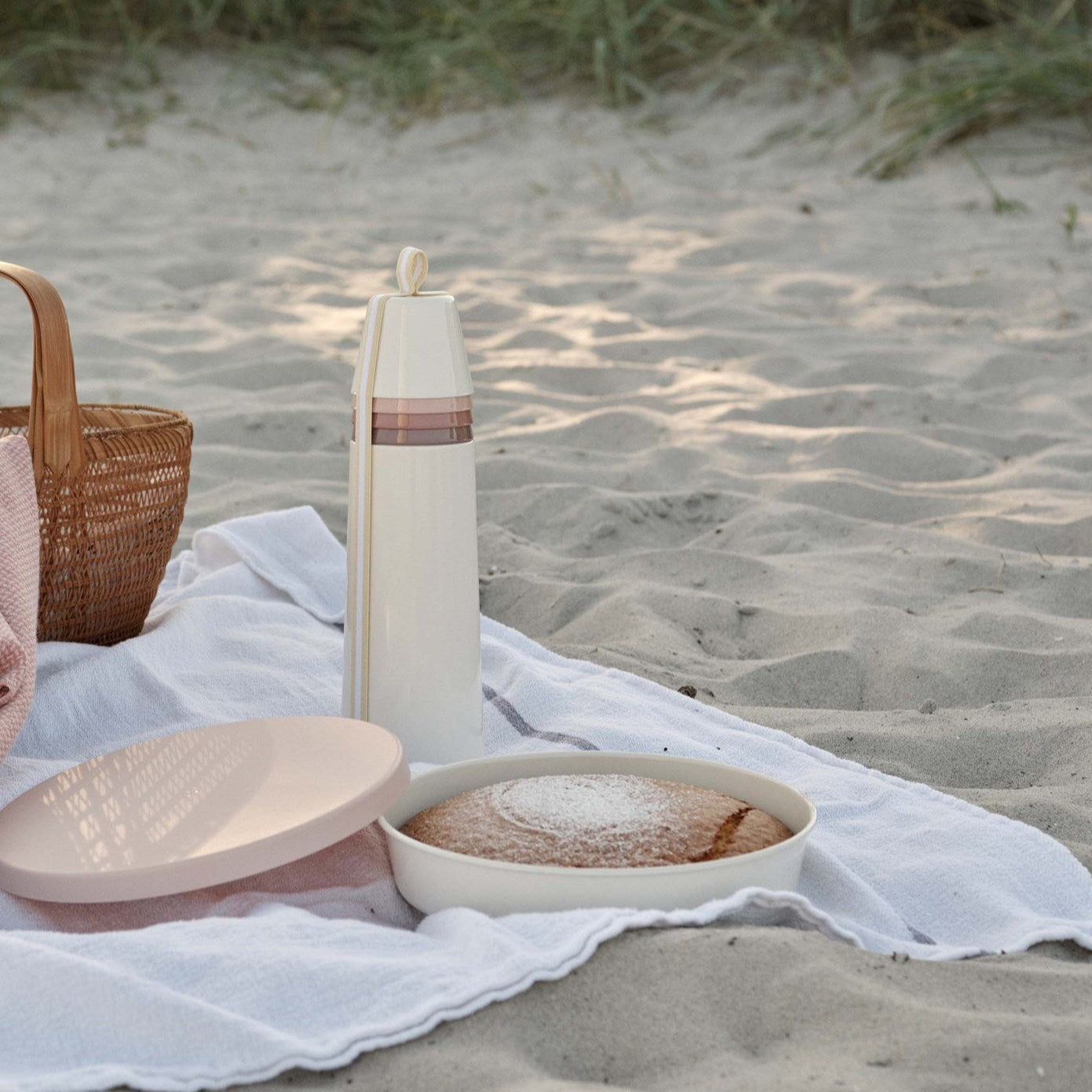 PICNIC vacuum insulated thermos bottle with 4 cups, blossom