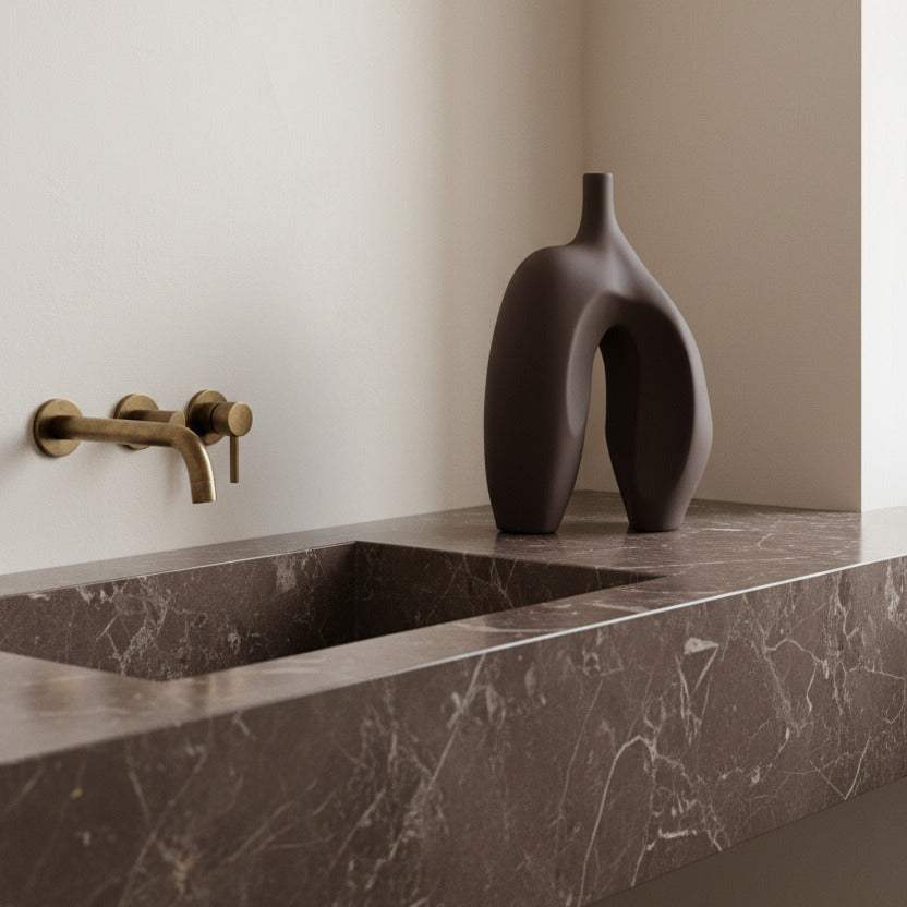 Ni Vase, Medio - Chocolate Brown