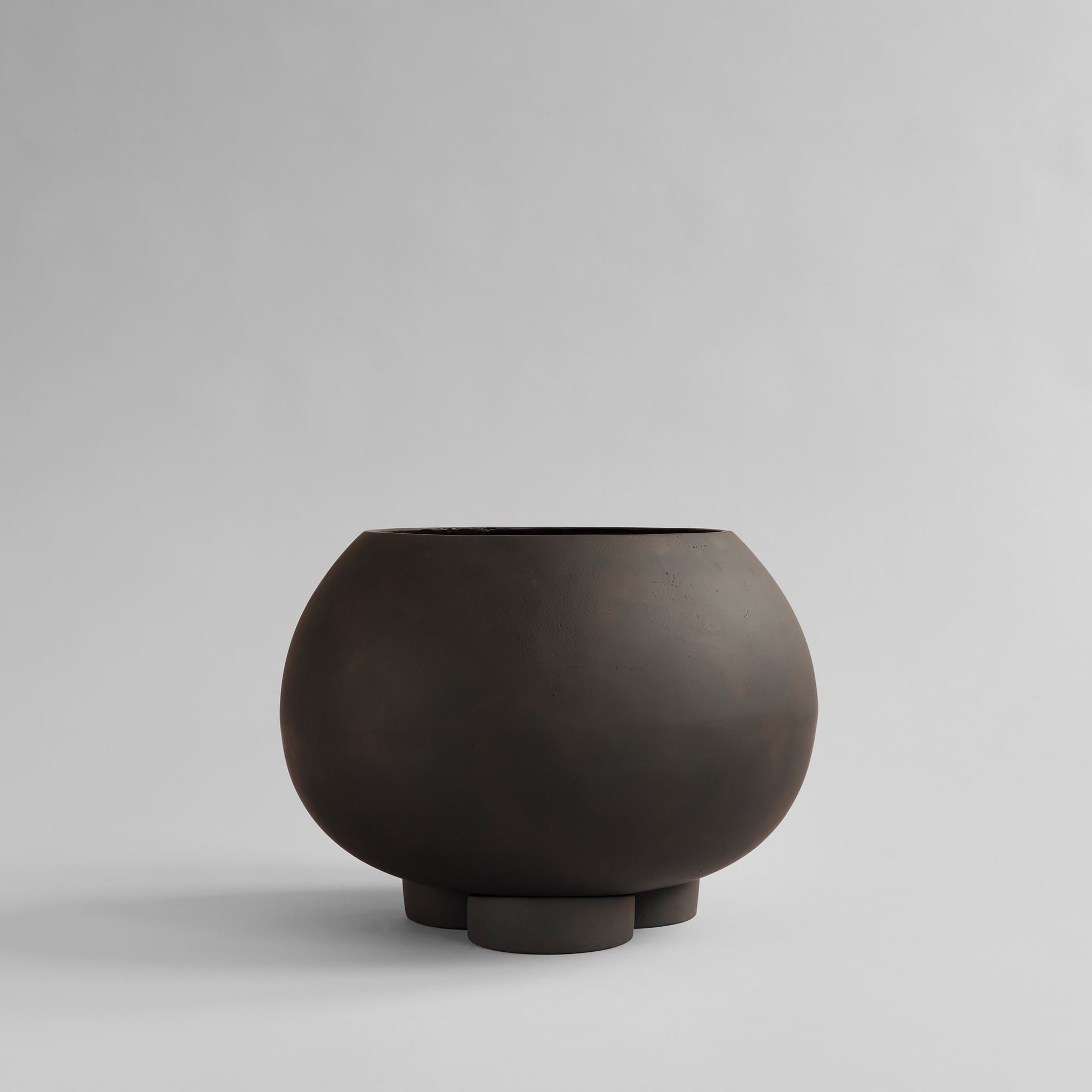 Urchin Plant Pot, Medio - Coffee - 101 CPH