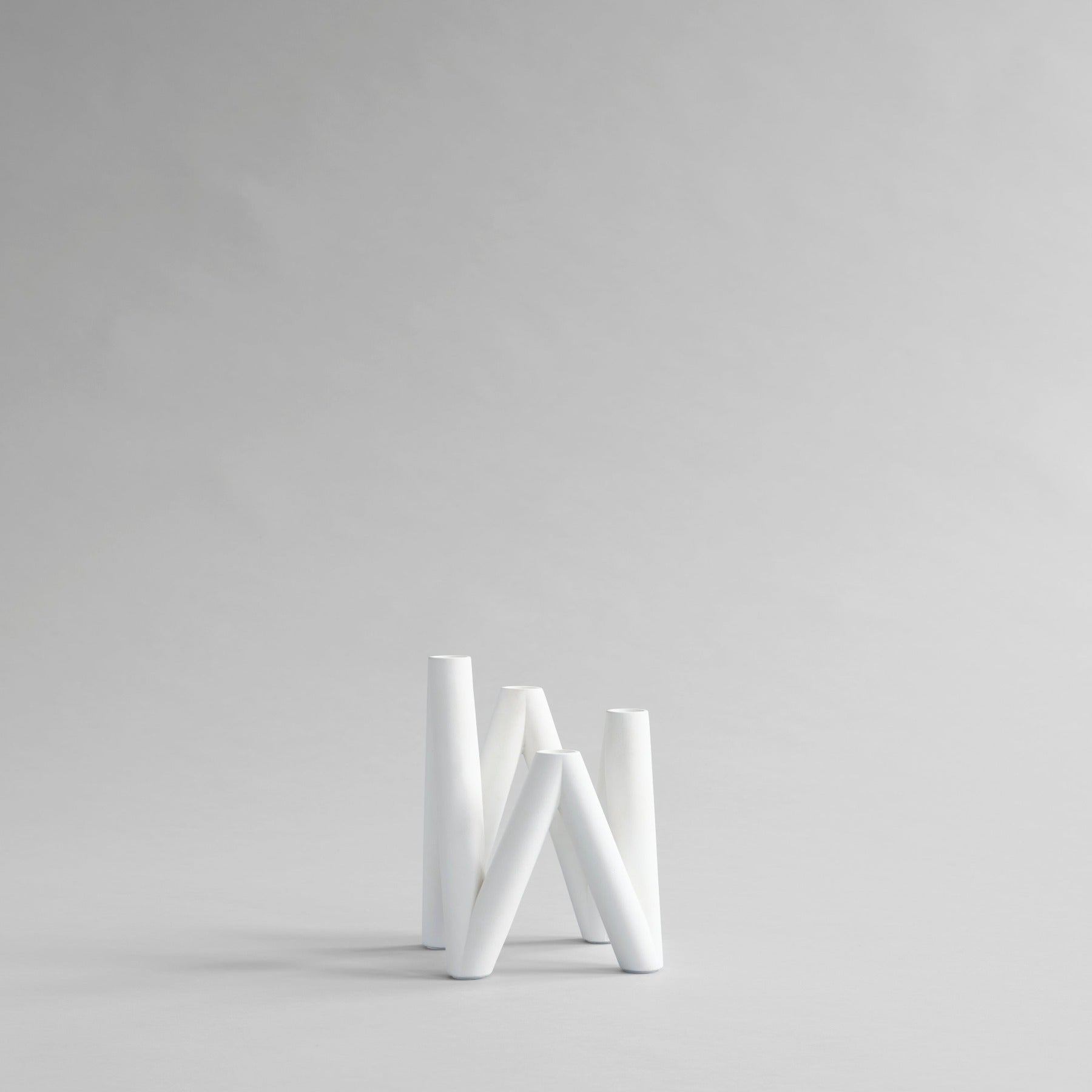 W Candleholder - White