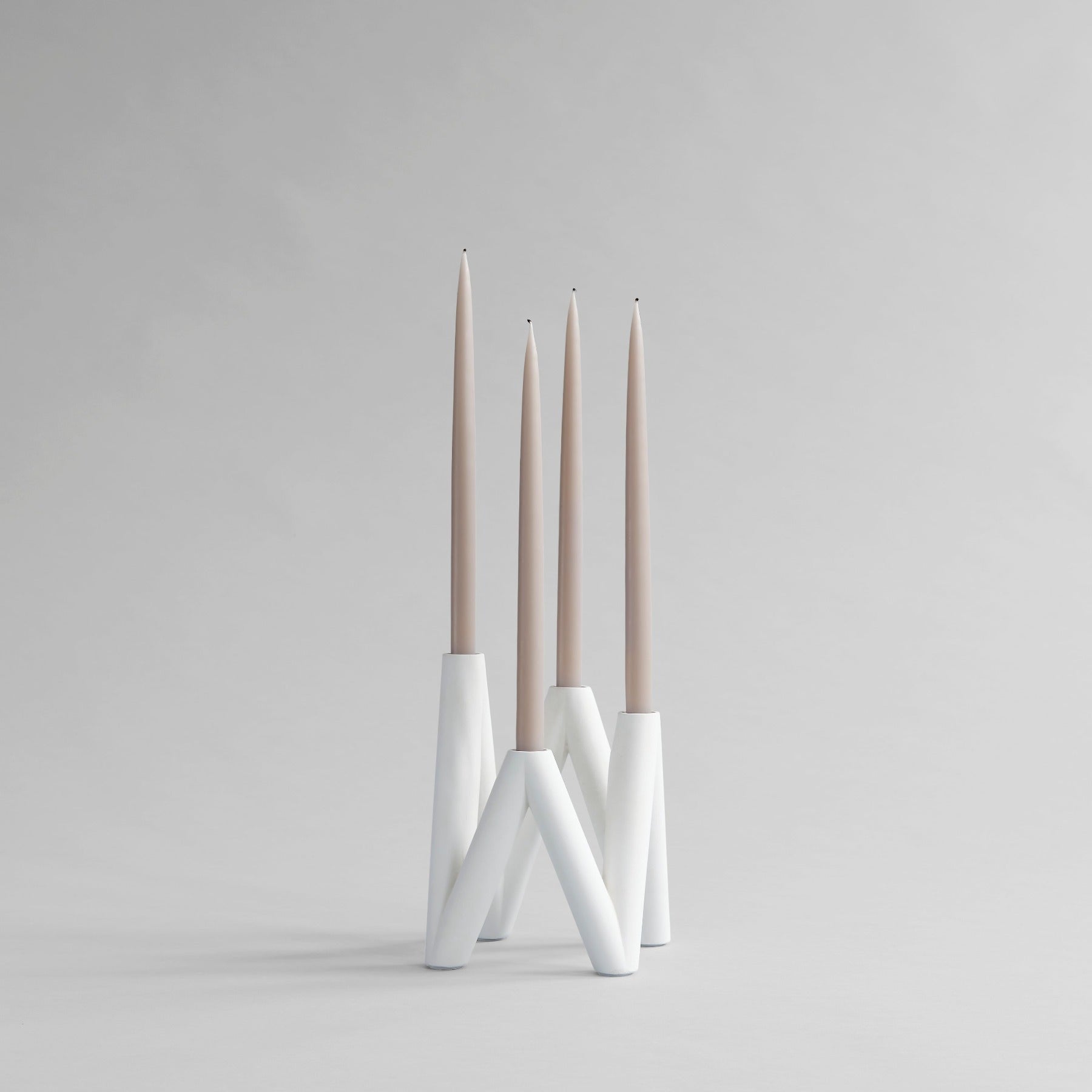 W Candleholder - White