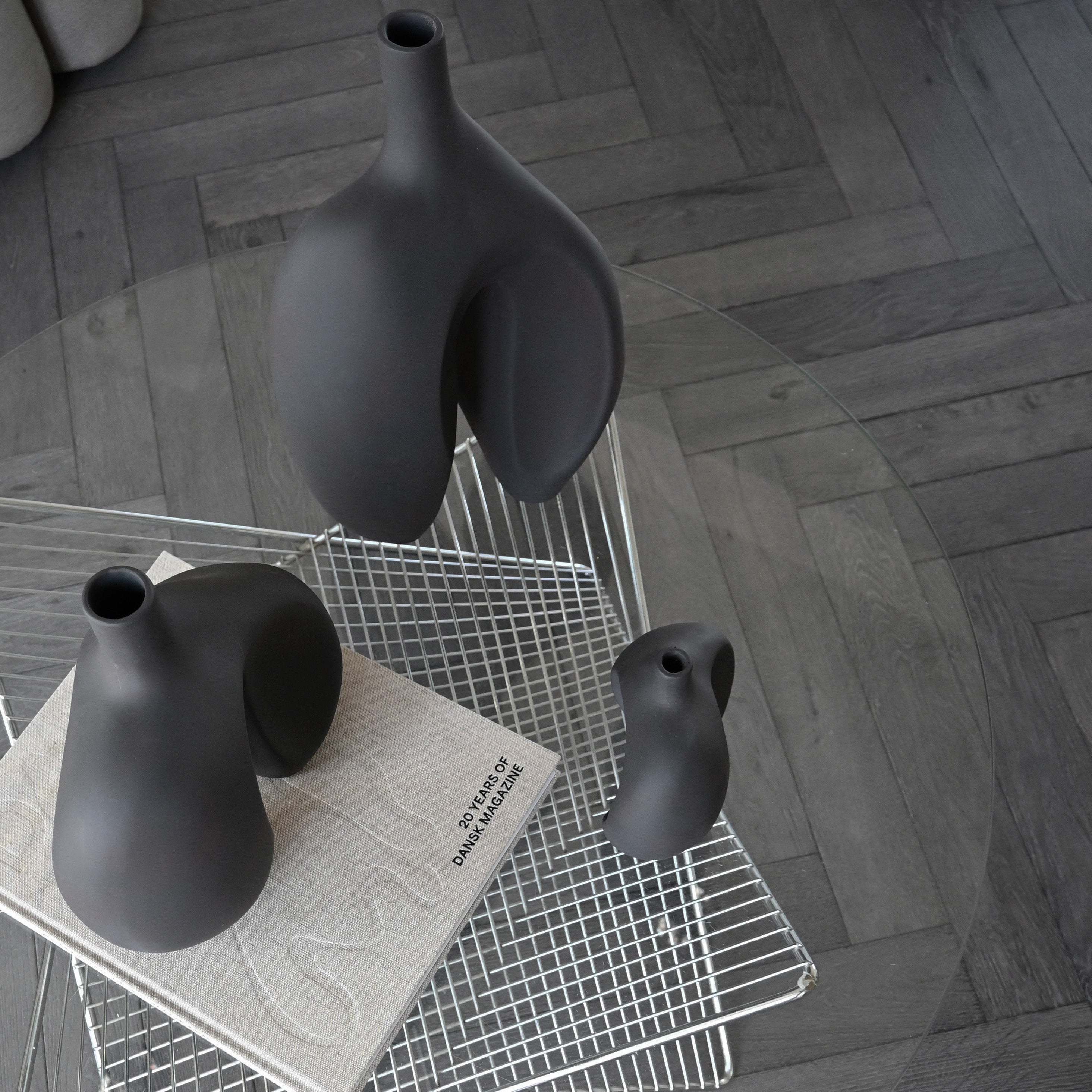 Ni Vase, Medio - Coffee *Pre-order