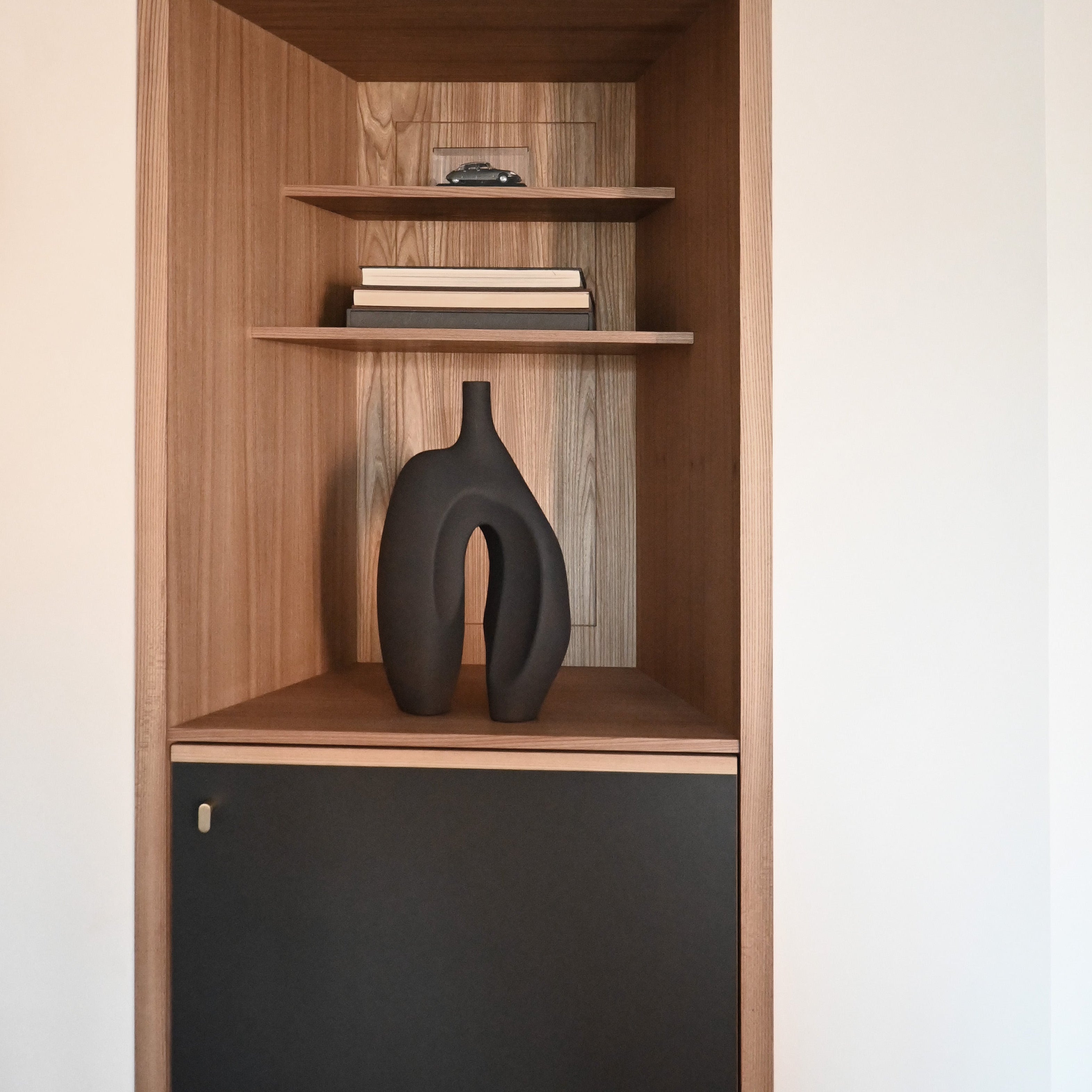 Ni Vase, Medio - Coffee *Pre-order