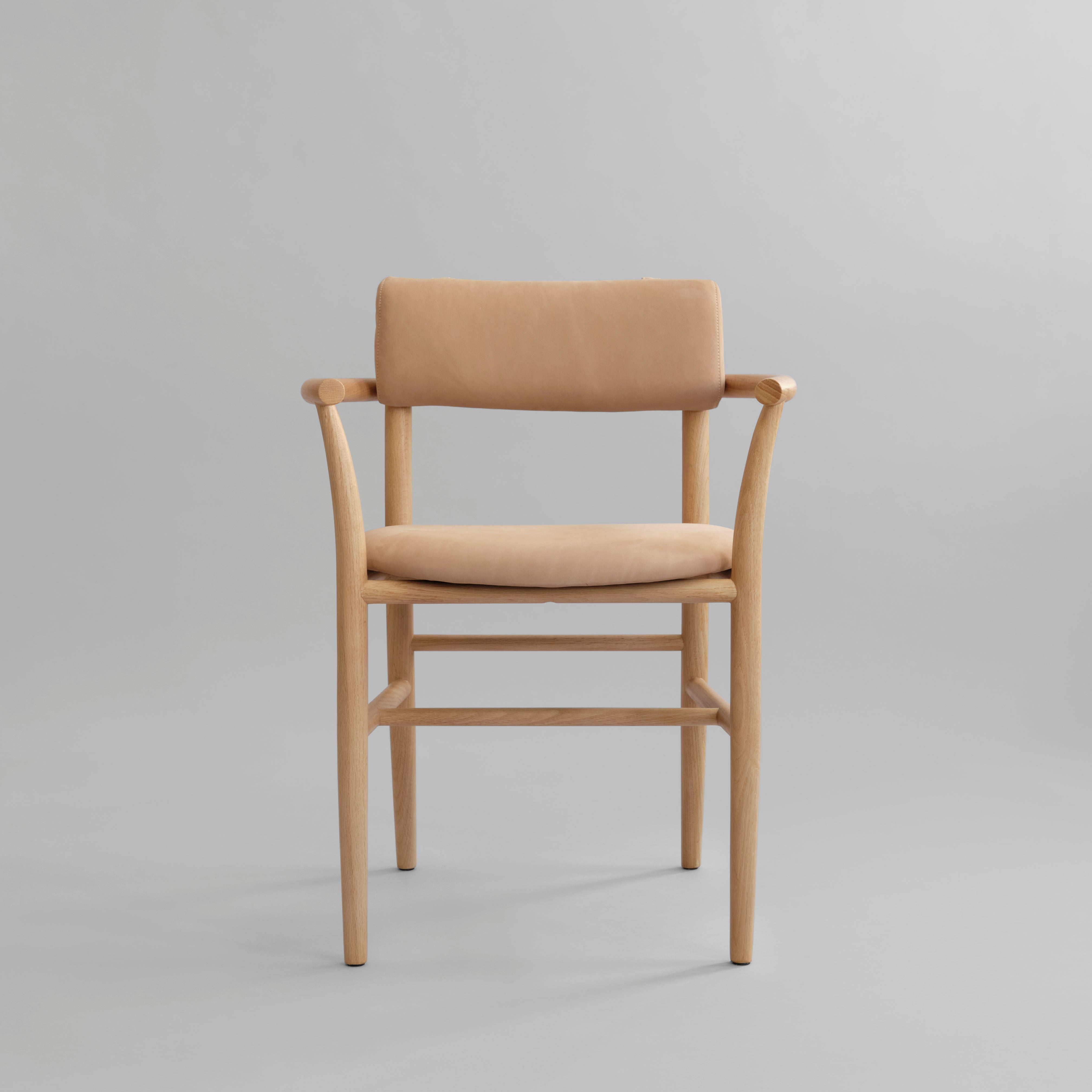 Nama Dining Chair, Armrest - Nubuck