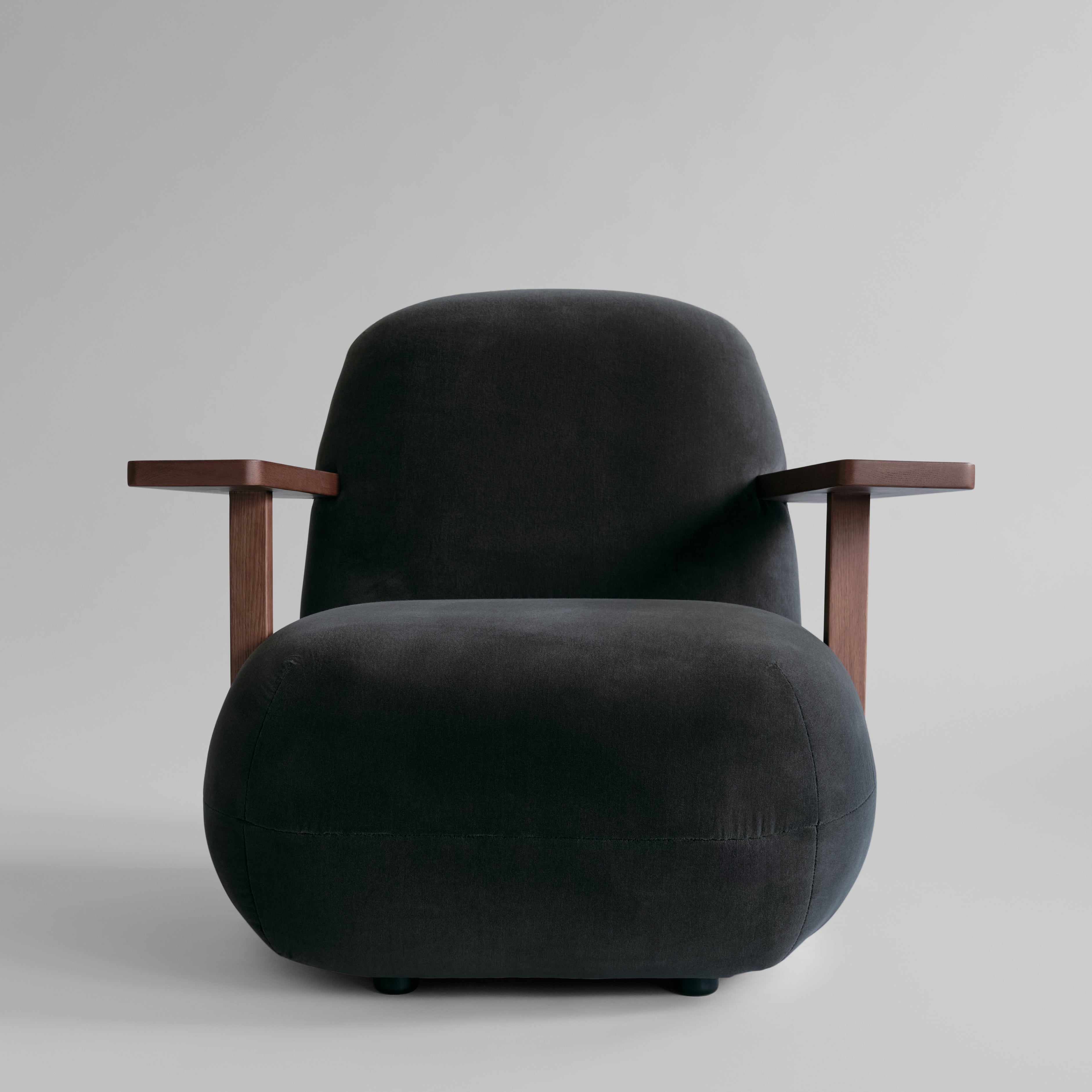 Toe Chair, Armest Ð Classic Brown Oak / Peat