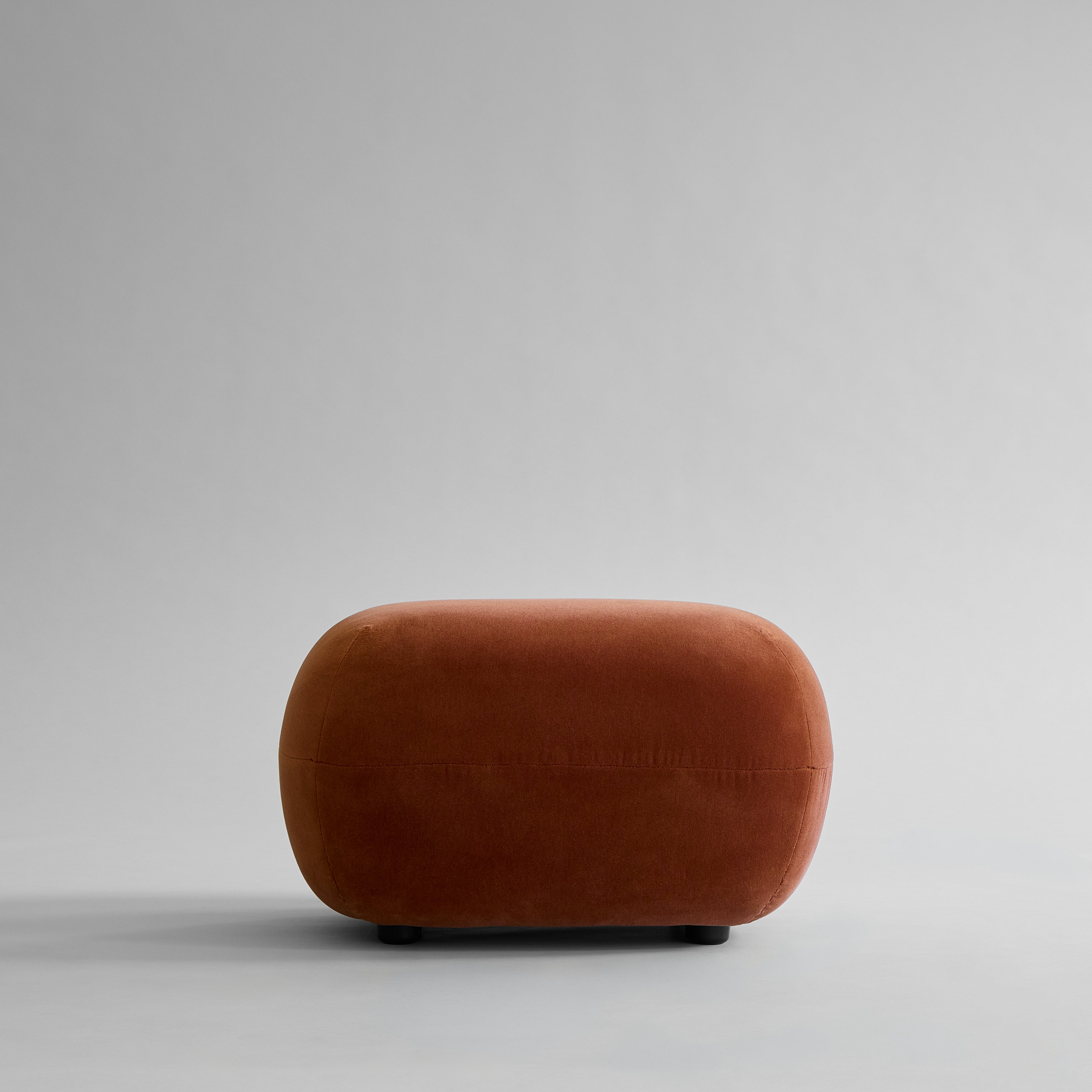 Toe Ottoman Ð Rust