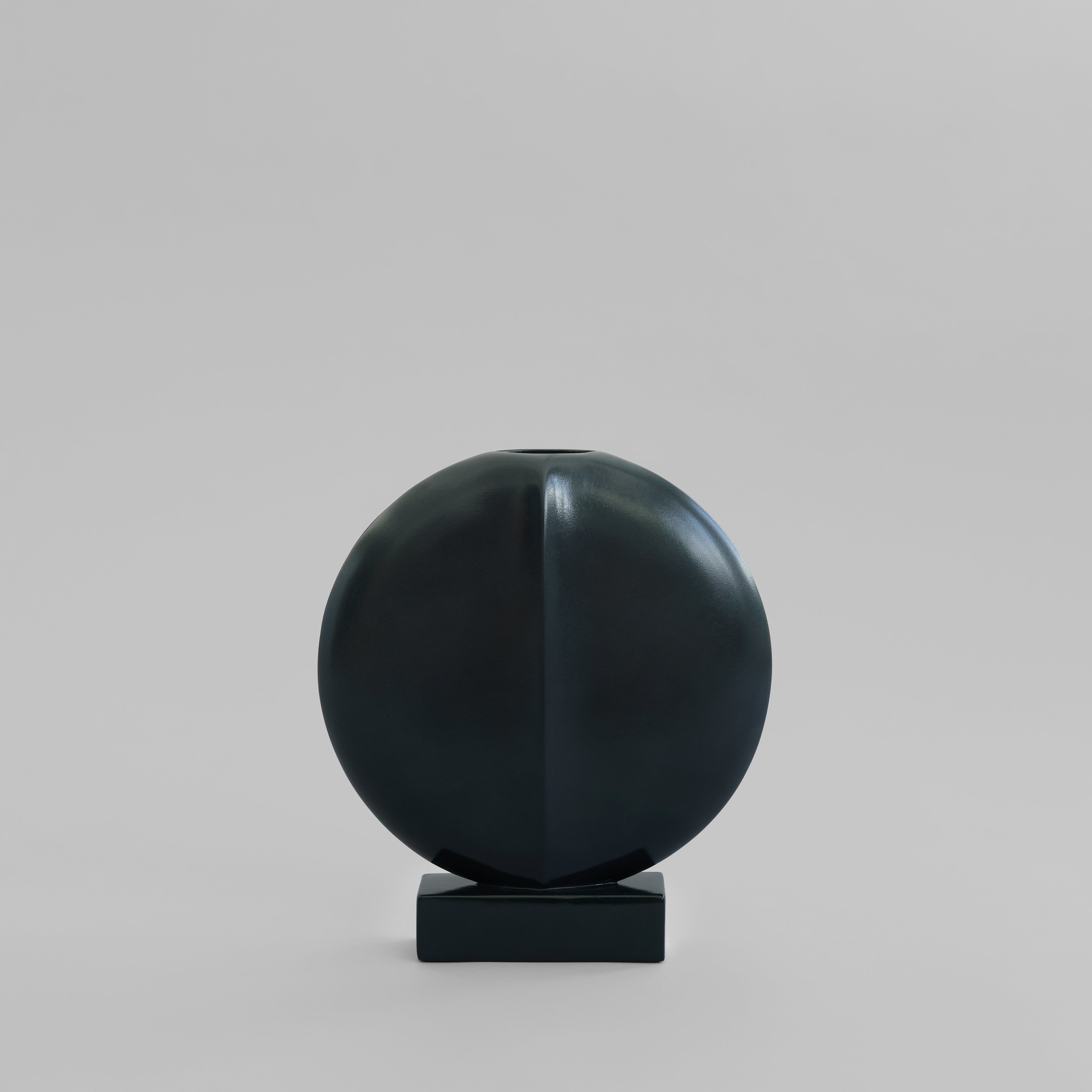Ceramics & Vases - Guggenheim