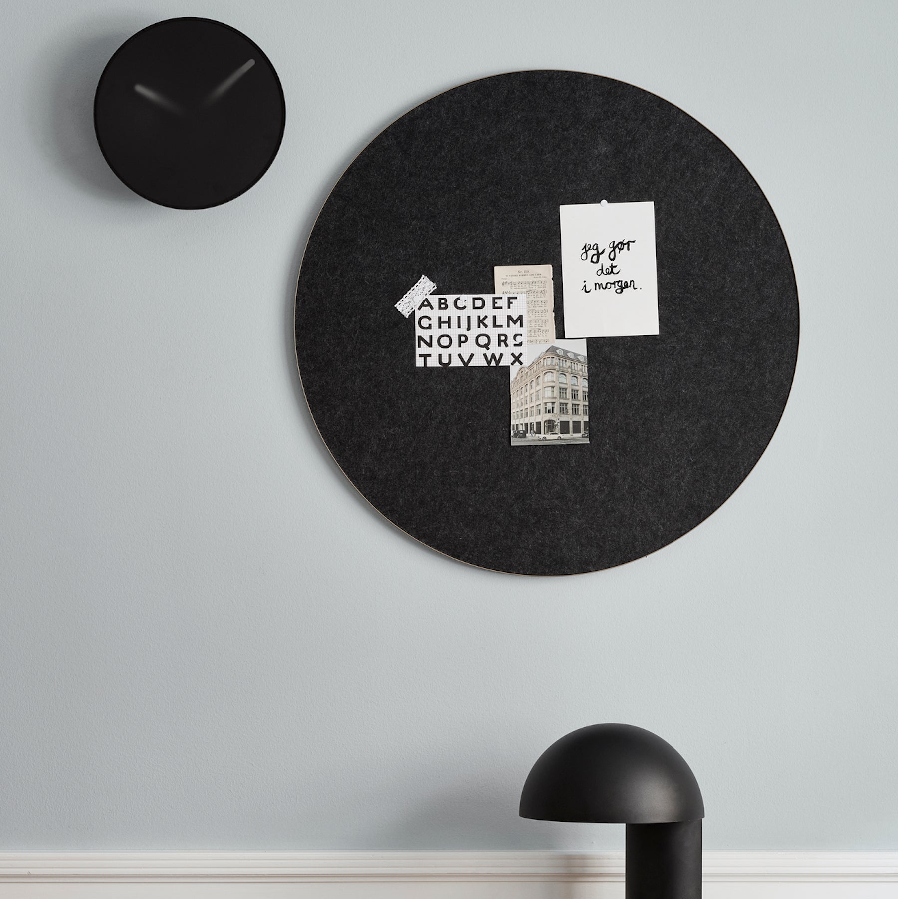 RETELL pinboard - black brass