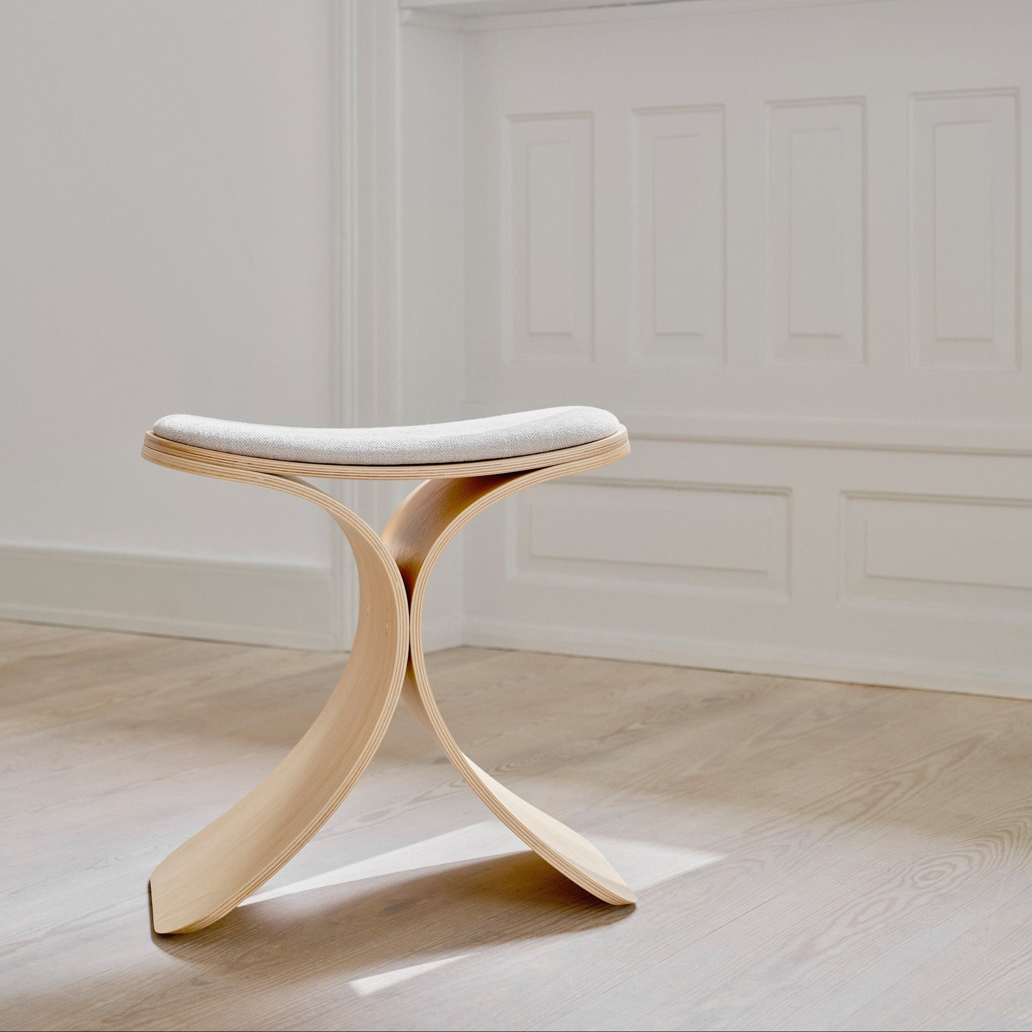 Luno Stool oak/ beige textile*