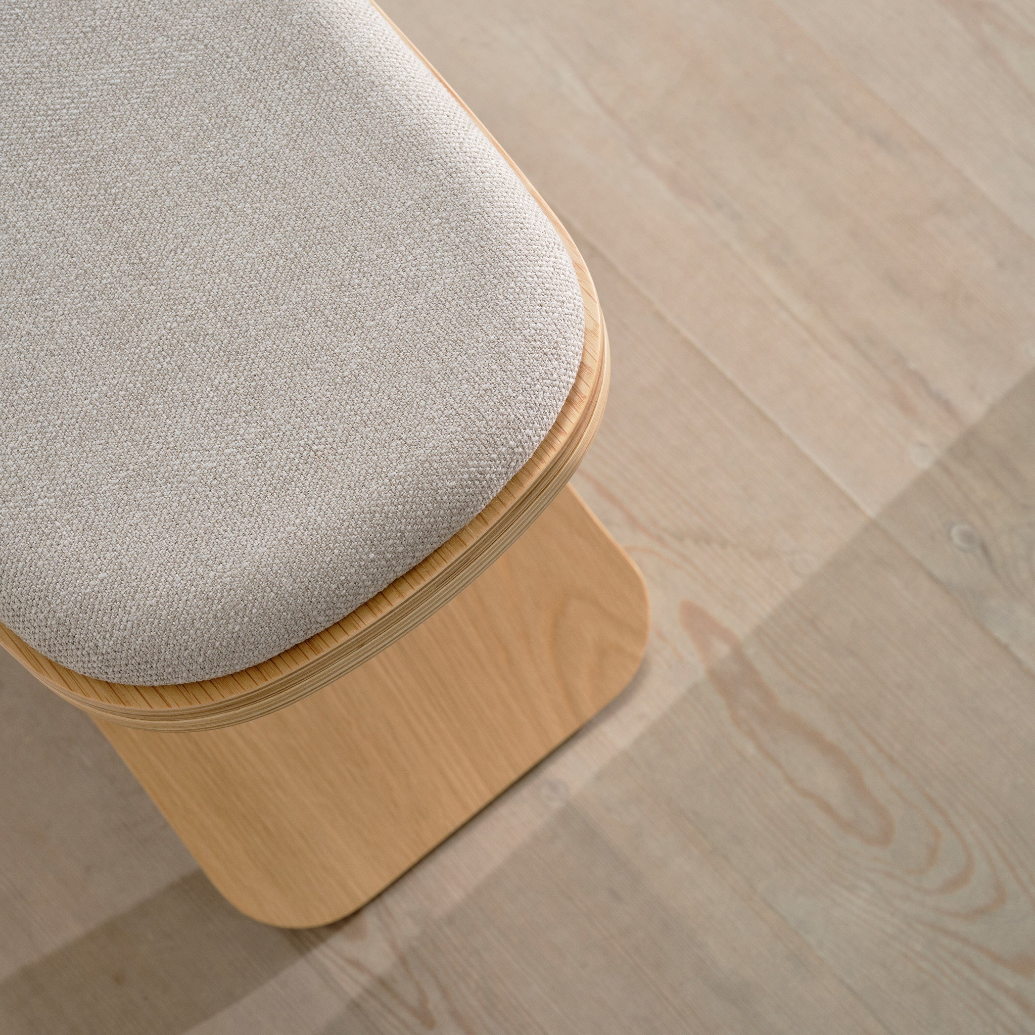 Luno Stool oak/ beige textile*