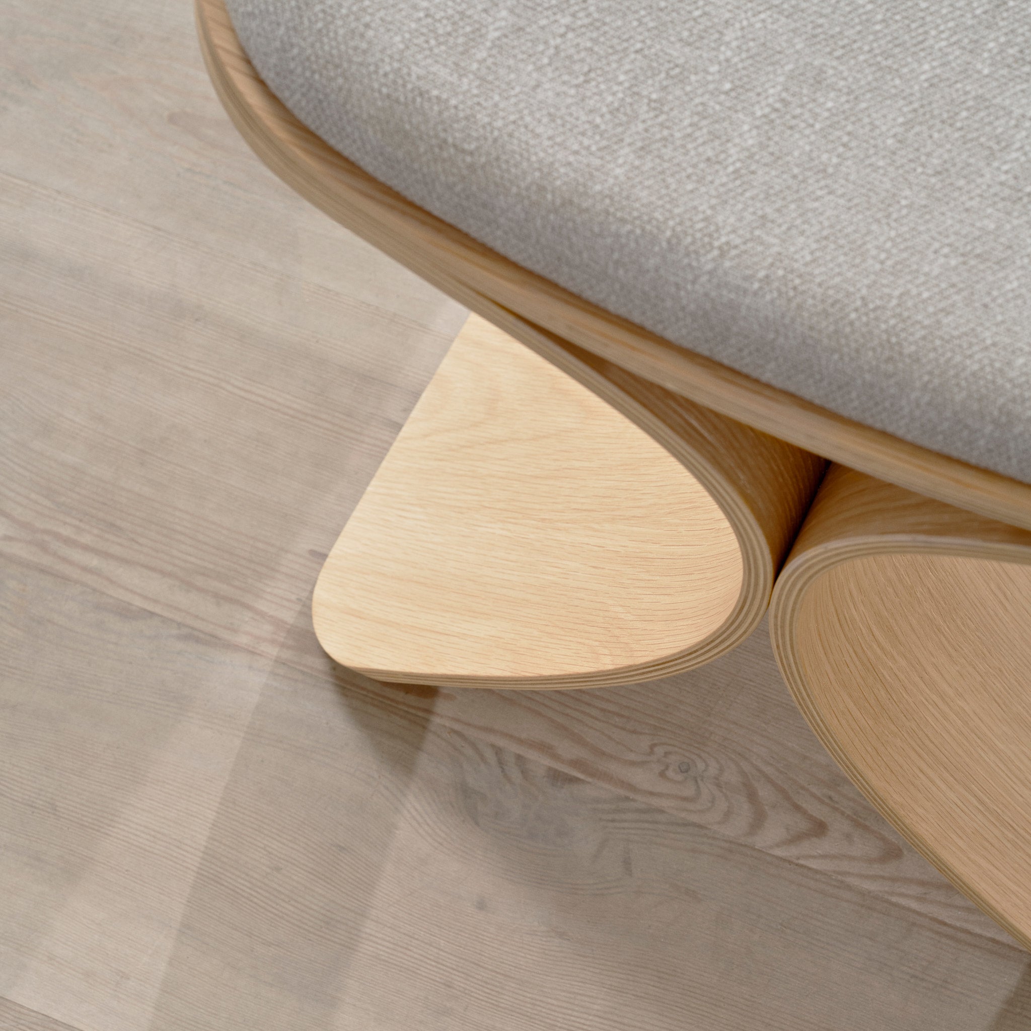 Luno Stool oak/ beige textile*