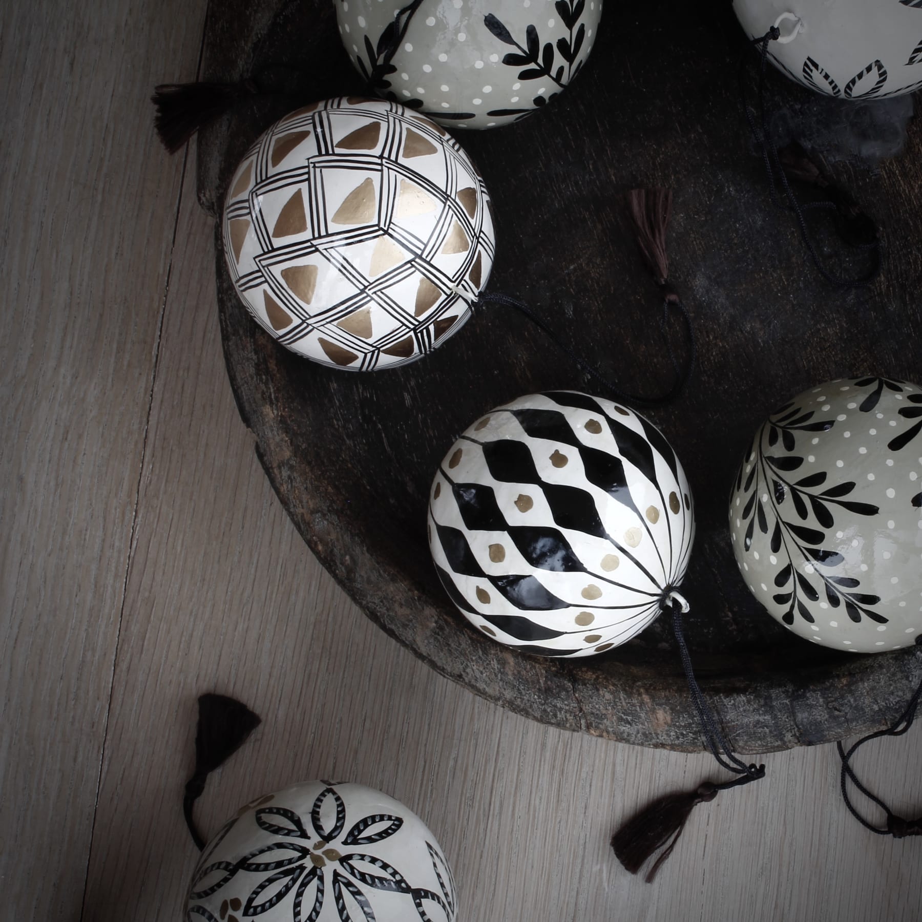 Holiday Ornament - Handpainted Bauble Flower / Box of 6
