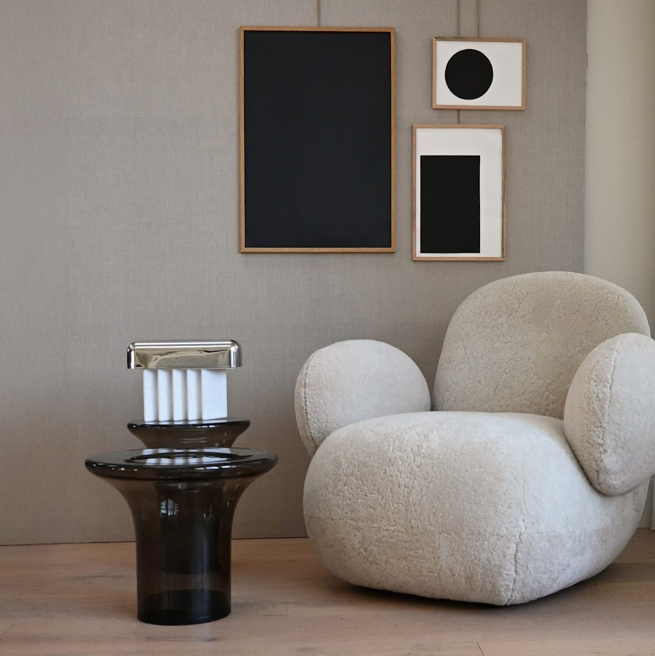 Toe Armchair, Flat - Sandshell Sheepskin*