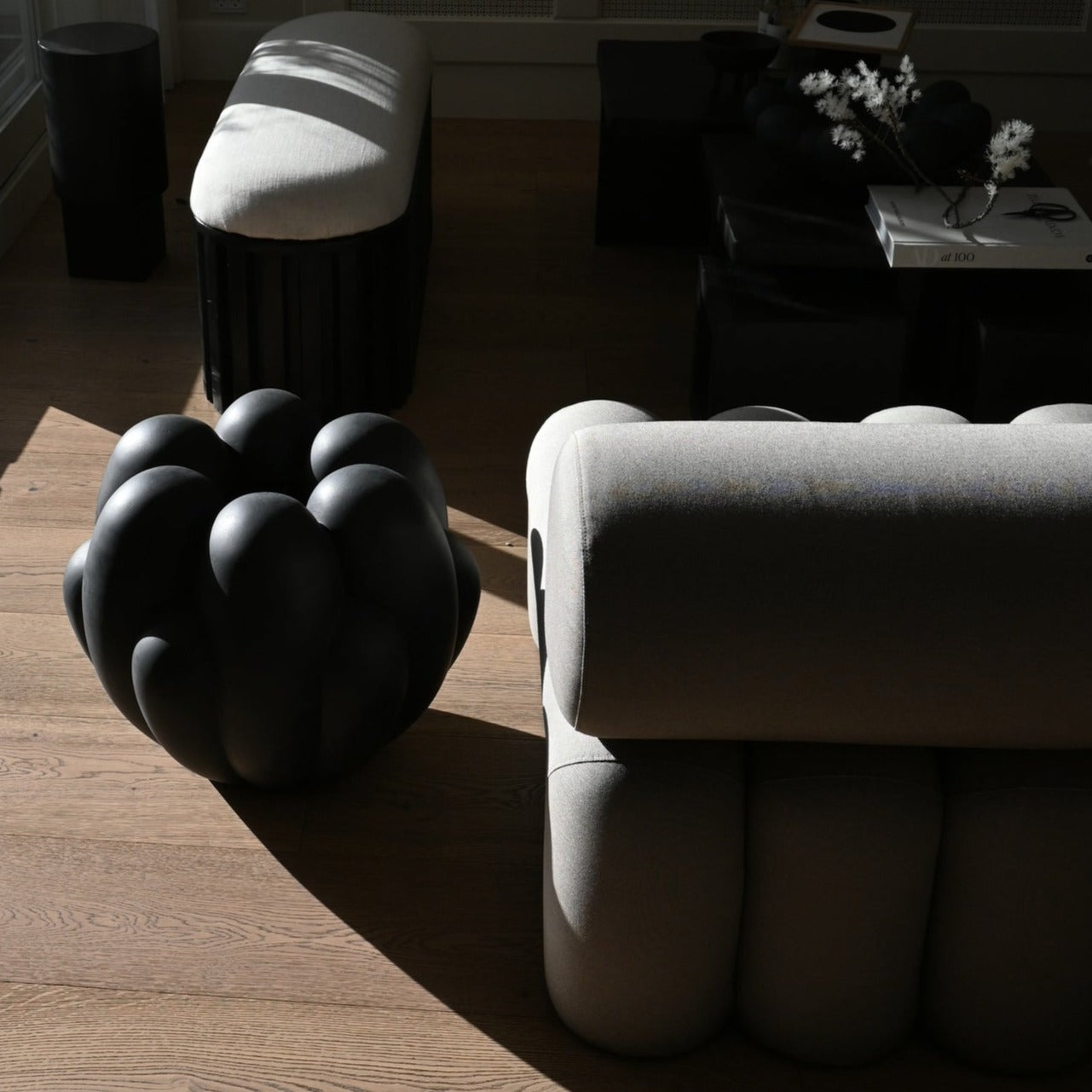 Bloom Vase, Big - Black