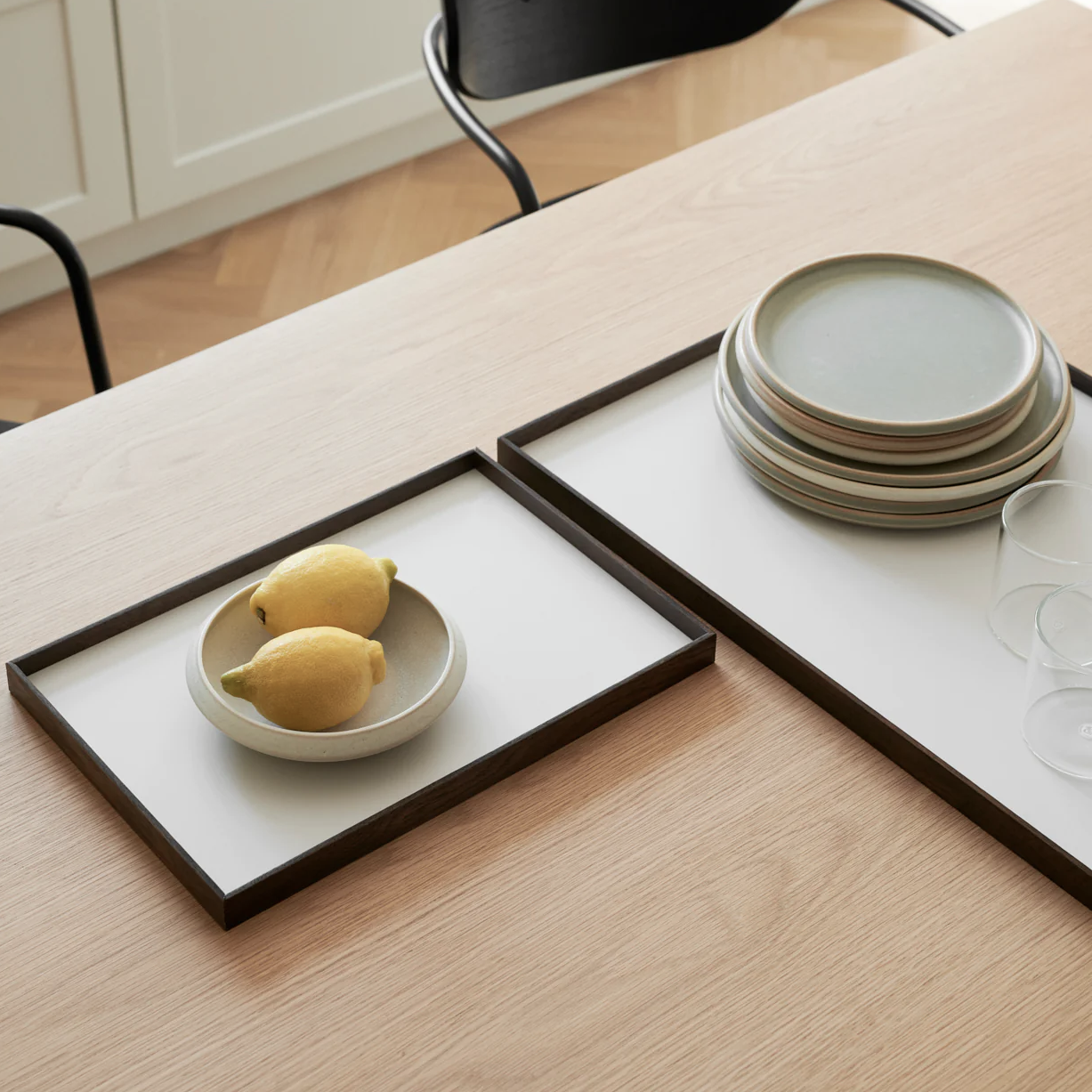 Frame tray large smoked oak/beige