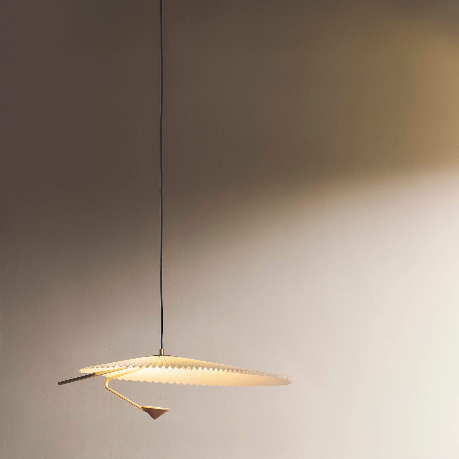 LIRIS Pendant Light, Brass