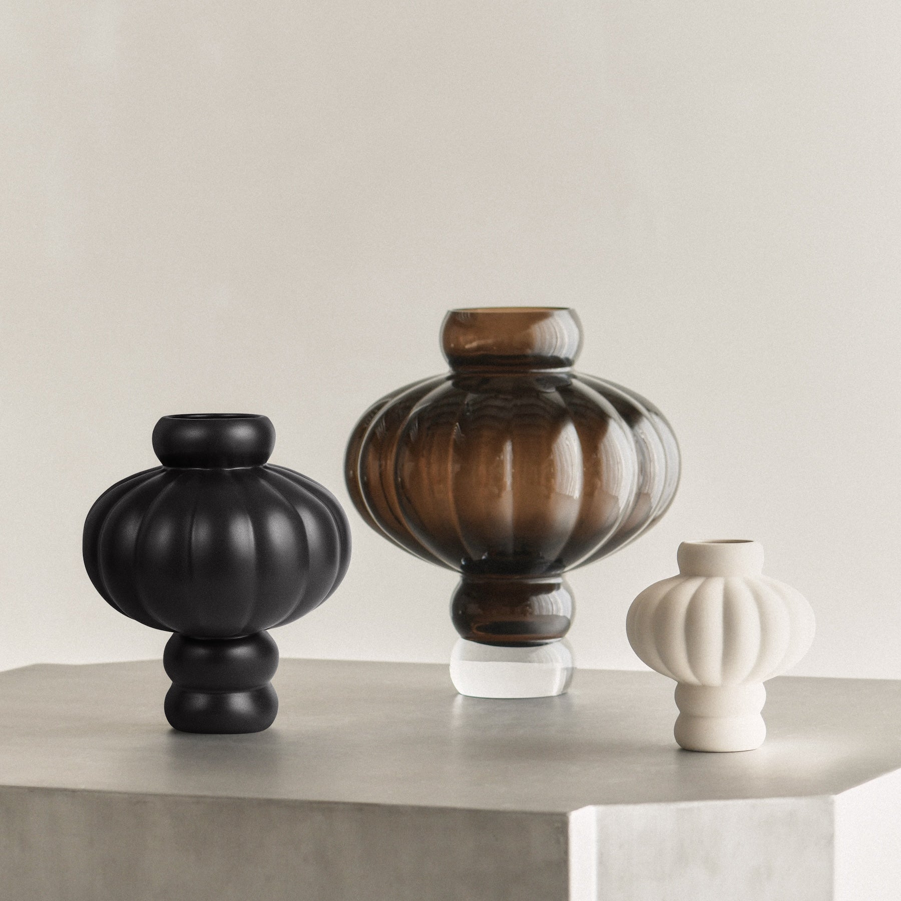 Balloon Vase 03 Ink Black