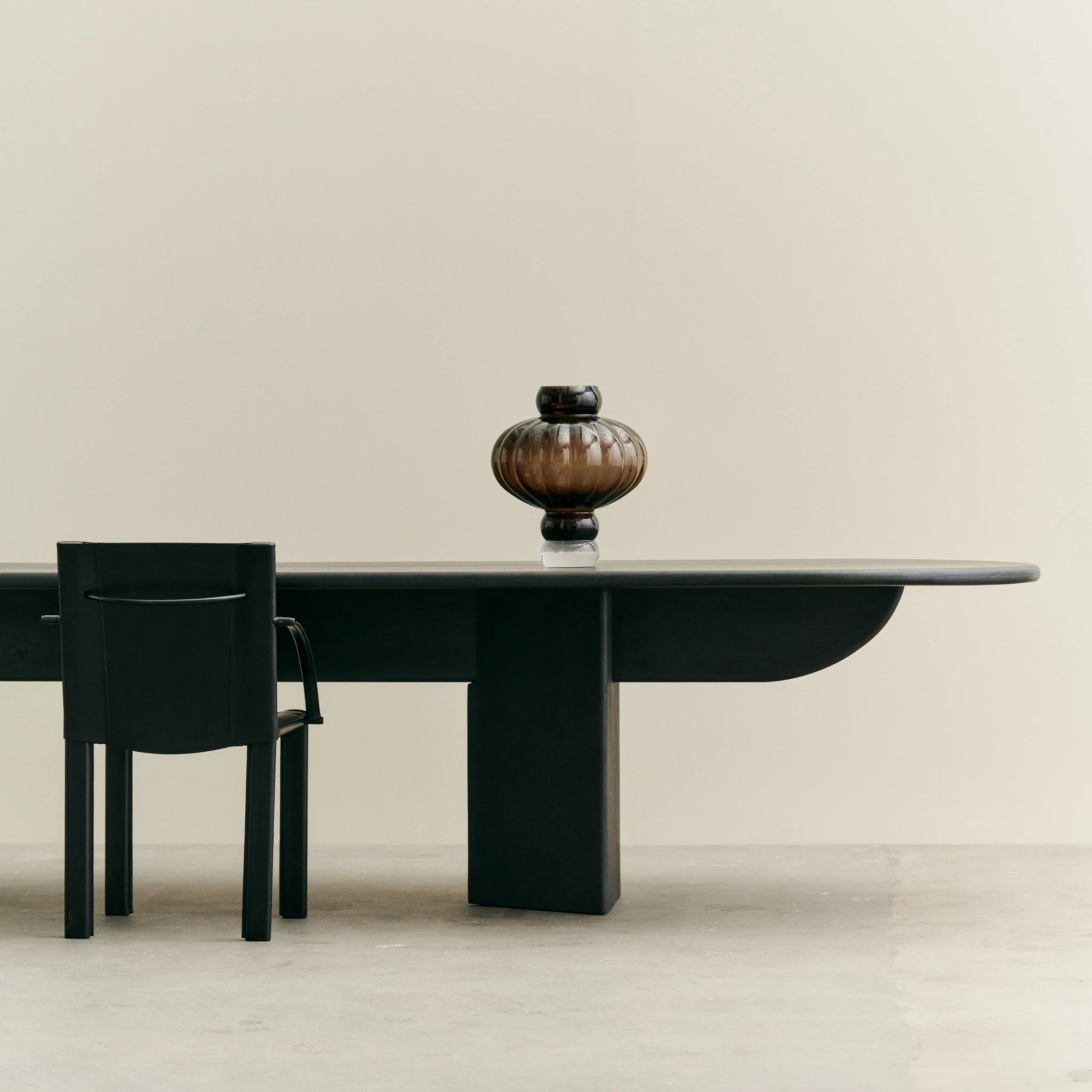 Pillabout Dining Table 04 - Black