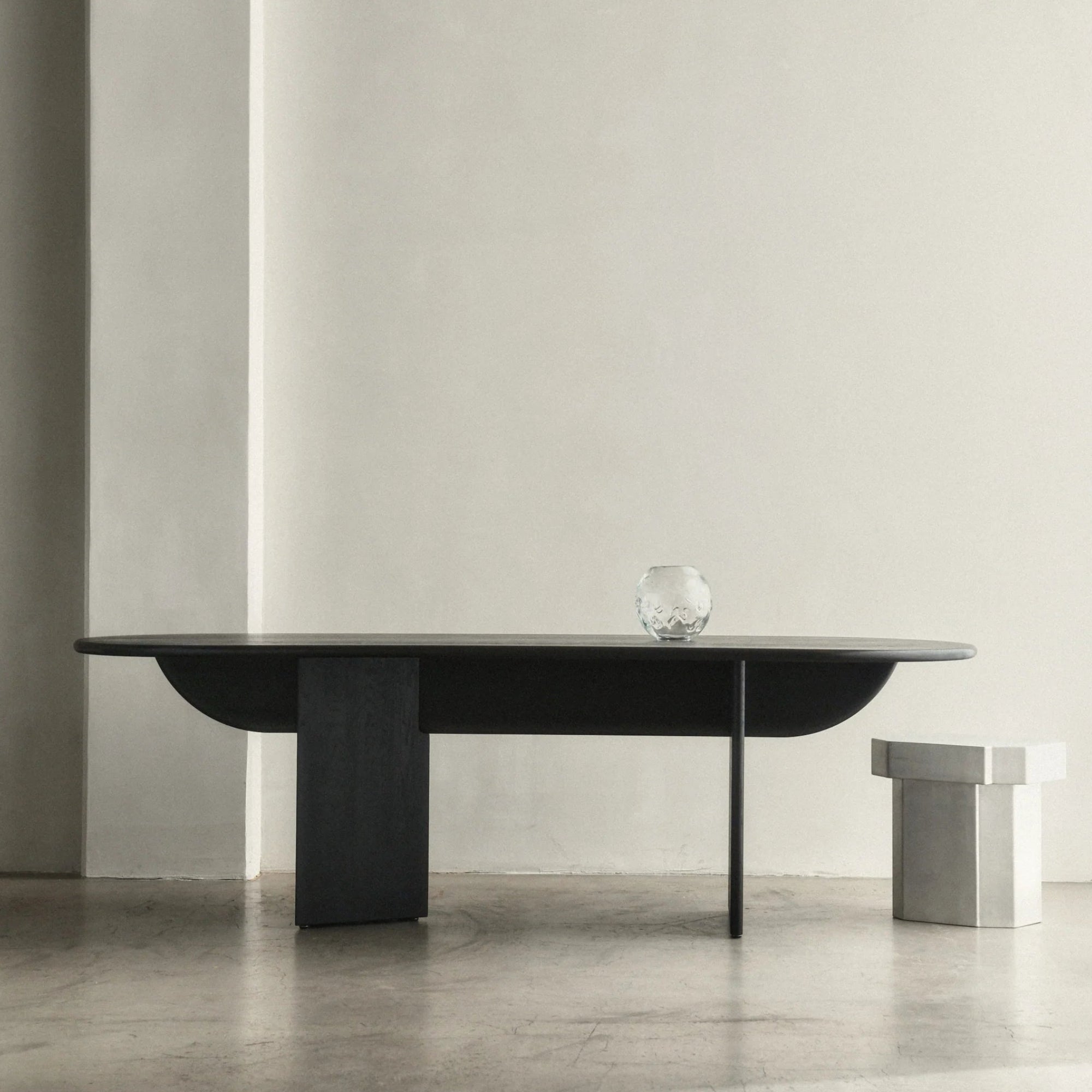 Pillabout Dining Table 02 - Black