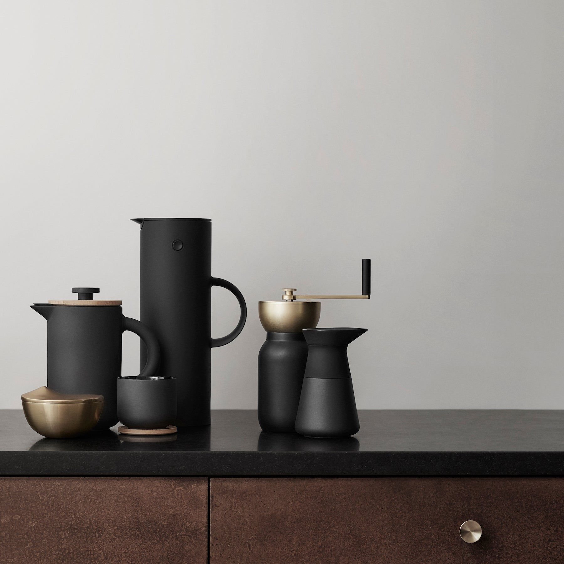 Theo milk jug - matte black