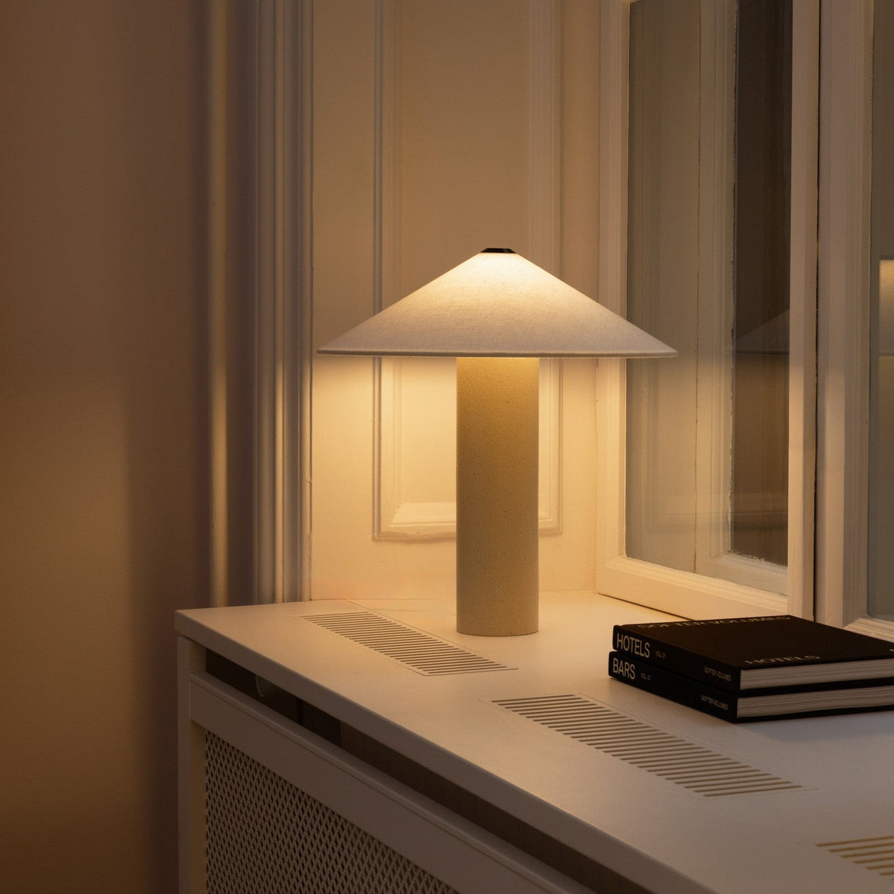 FUTÉ TABLE LIGHT 400