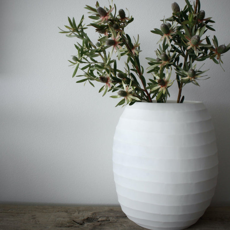 Organic vase 03 - white