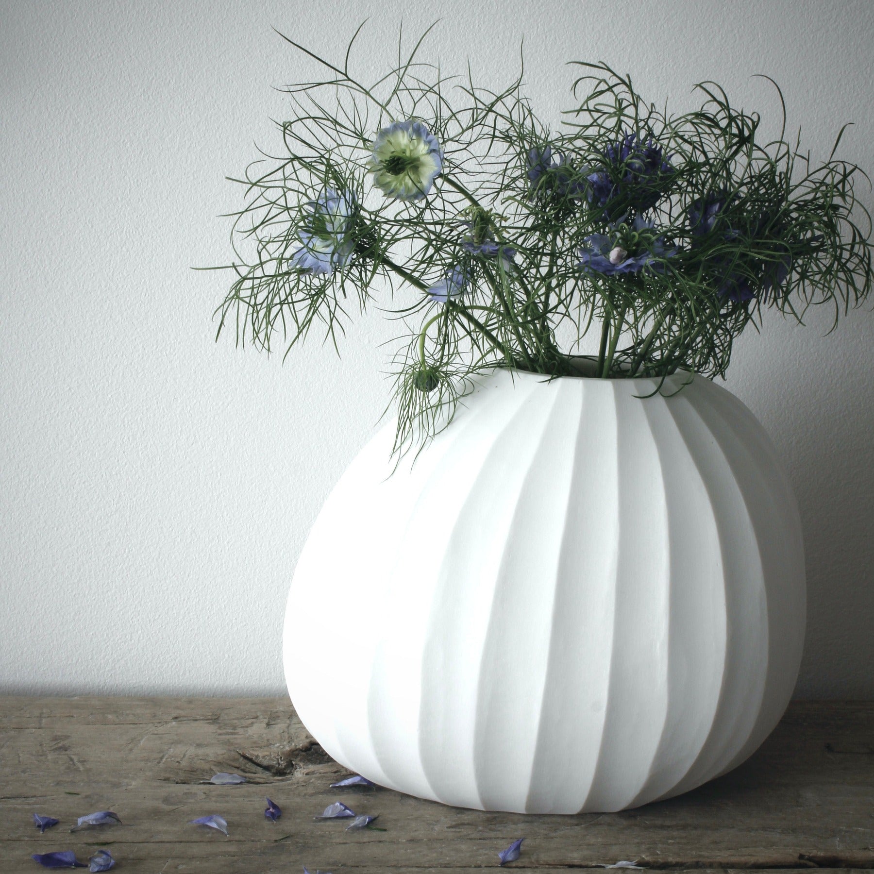 Organic vase 01 - white