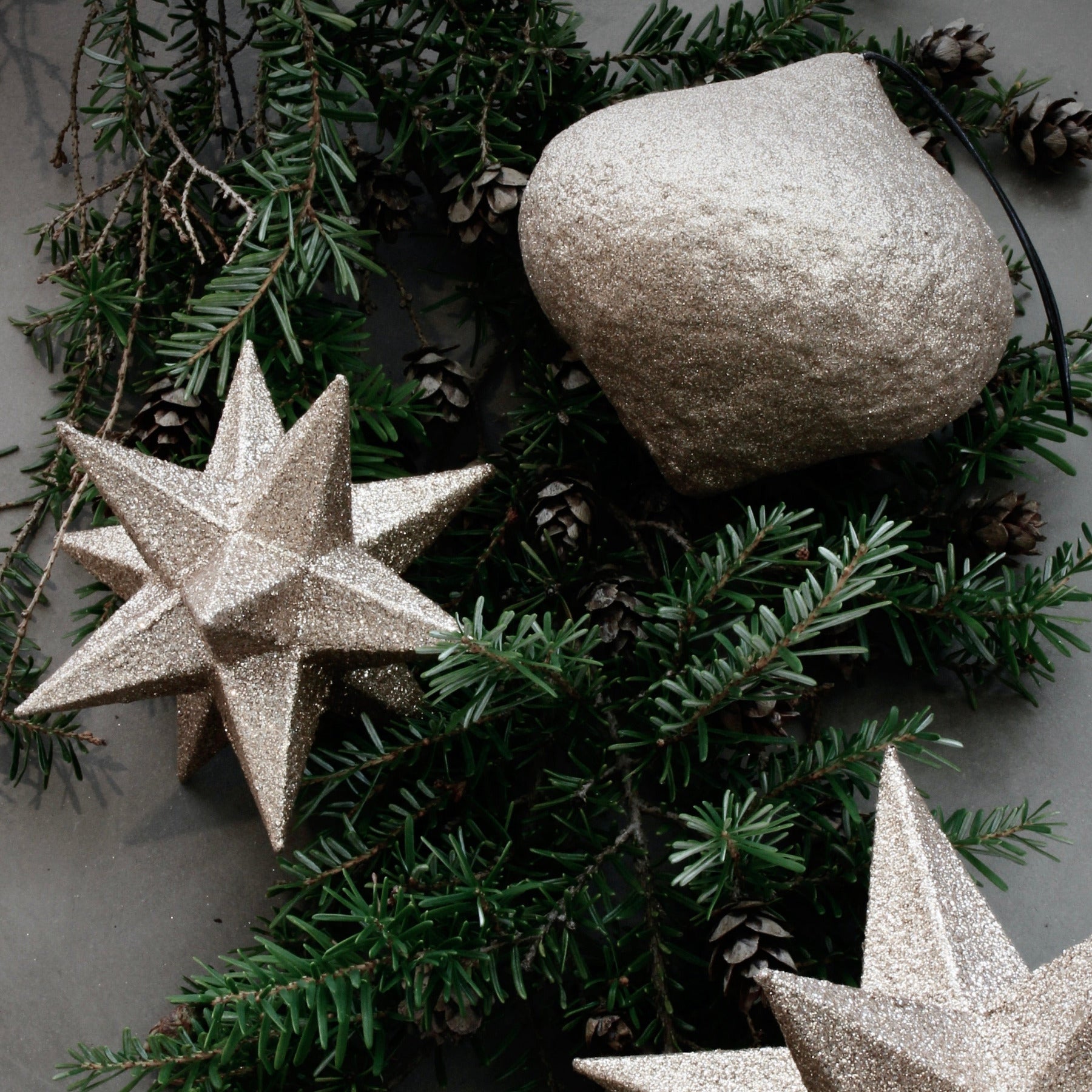Holiday Ornament - Polygon star, champage (box of 4)