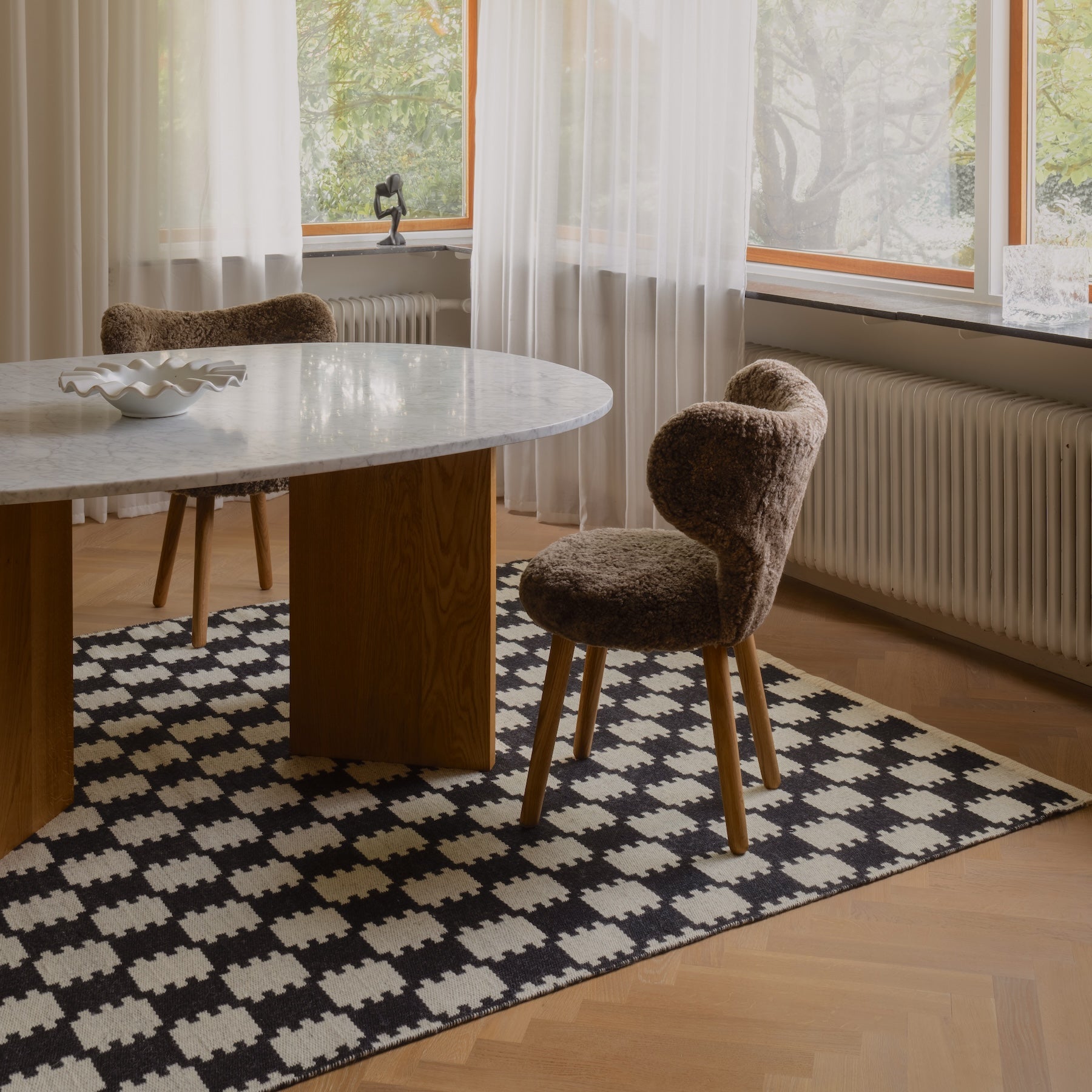 Vibeke Klint Rug VK-5 black/white - 3 Standard Sizes