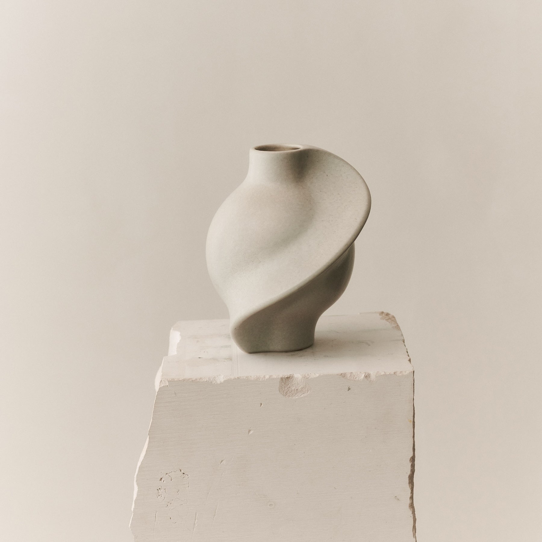 Ceramic Pirout Vase 01 Vintage Glaze