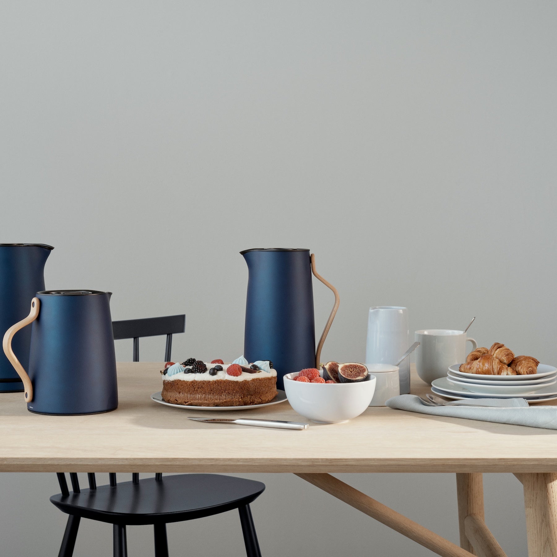 Emma milk jug, grey