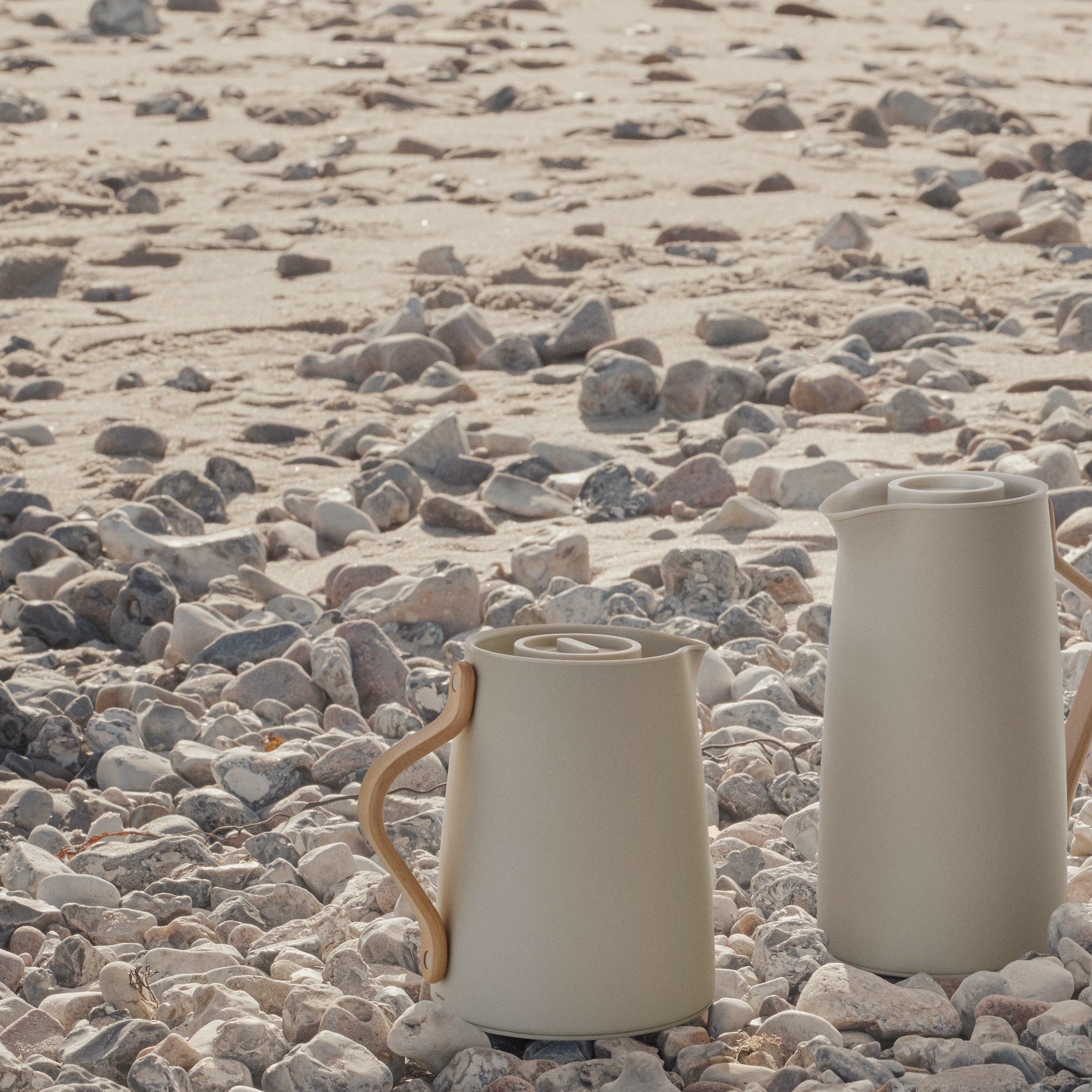Emma vacuum jug, coffee 1.2 L - sand
