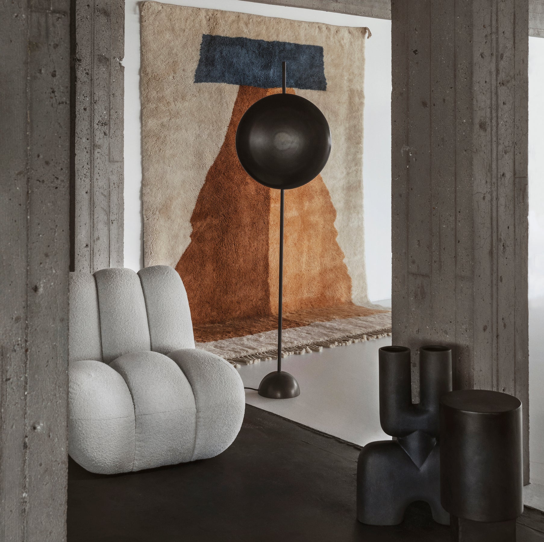 Totem Floor Lamp - Bronze