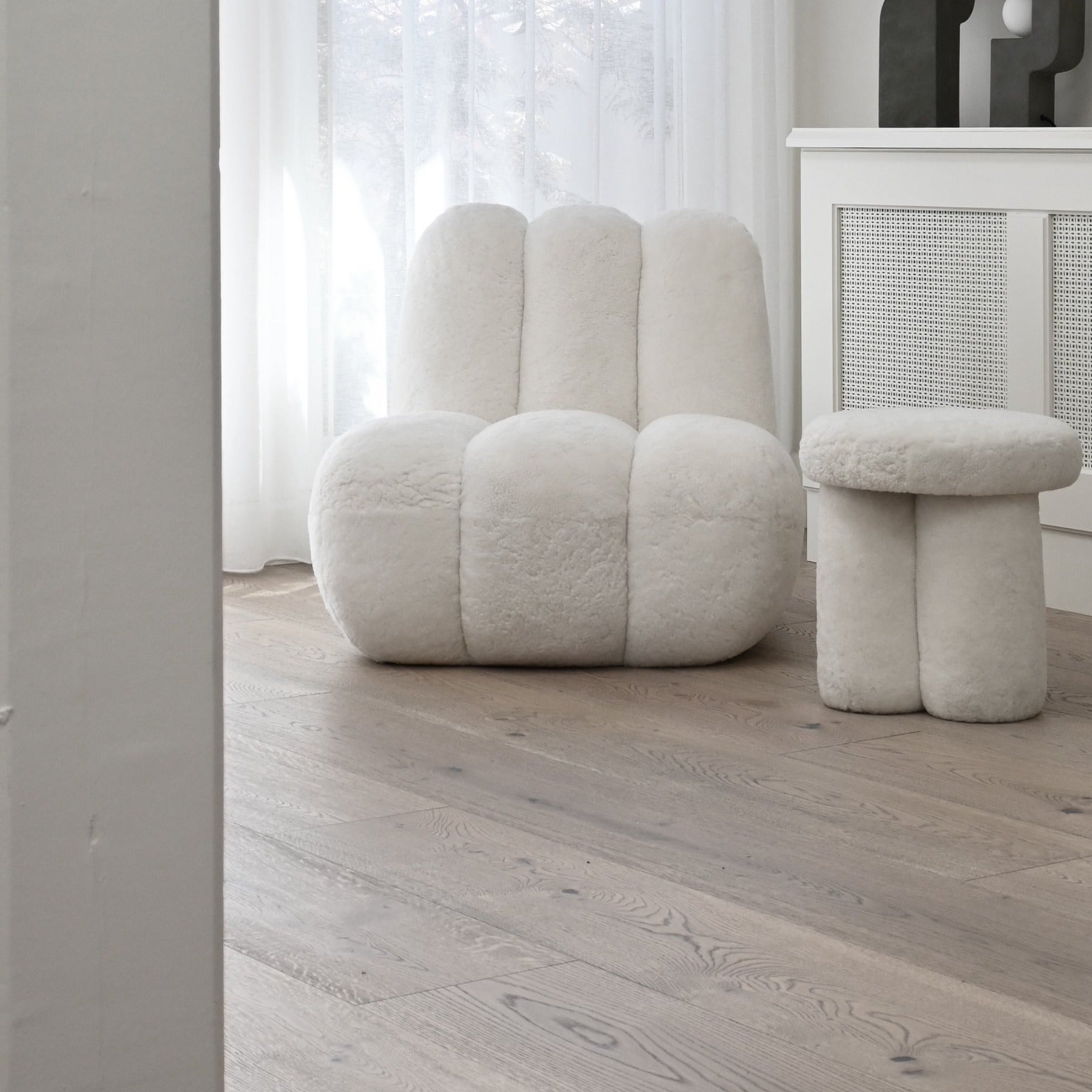 Toe Chair - Sheepskin, Off-White