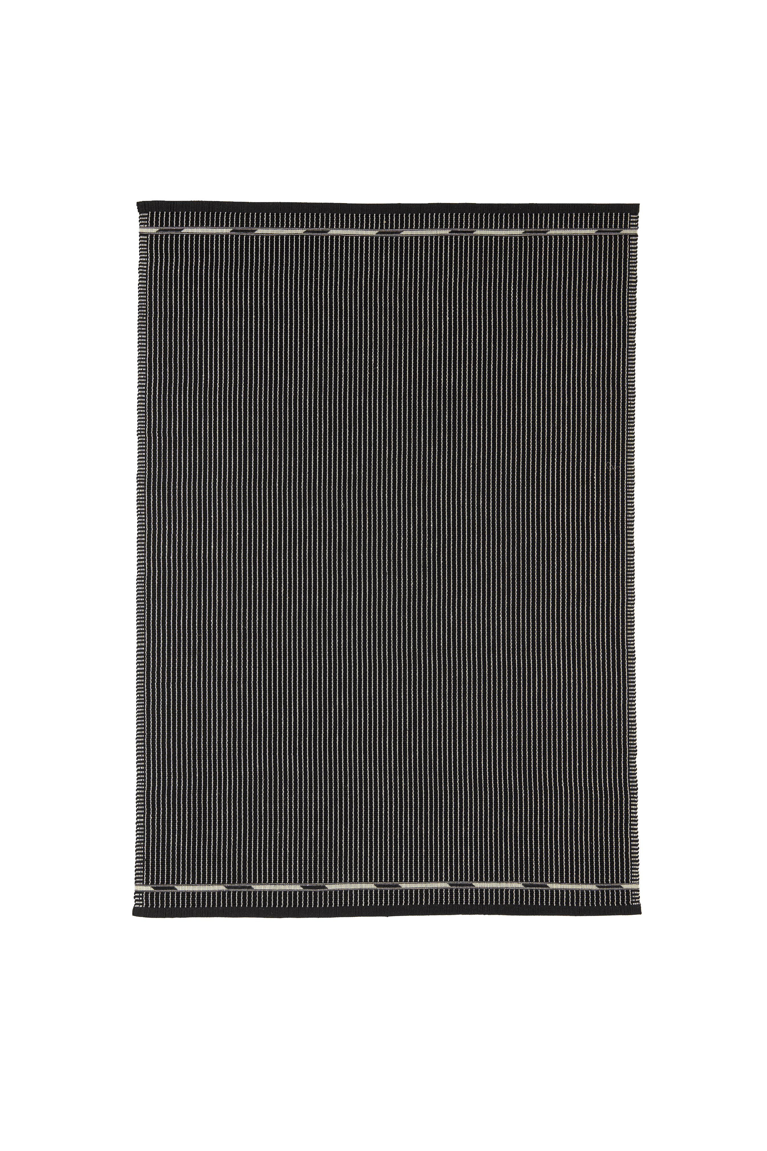 Vibeke Klint Rug VK-3 black/white 140 x 200 cm