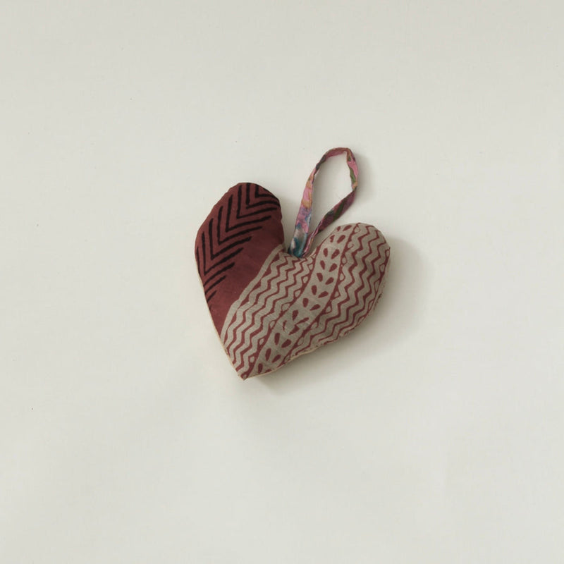 SUSTAIN vintage silk heart, small. (box of 12)