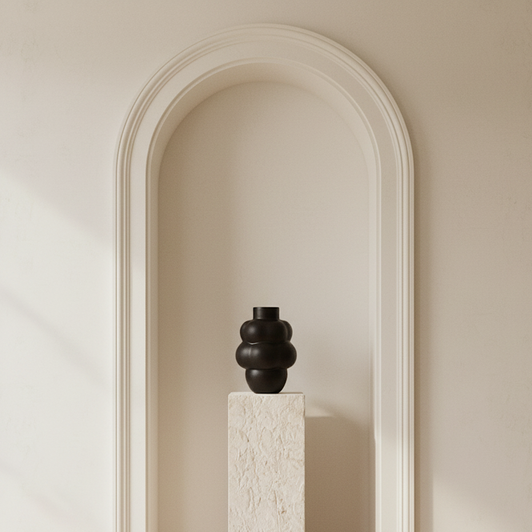 Balloon Vase 04 Ink Black