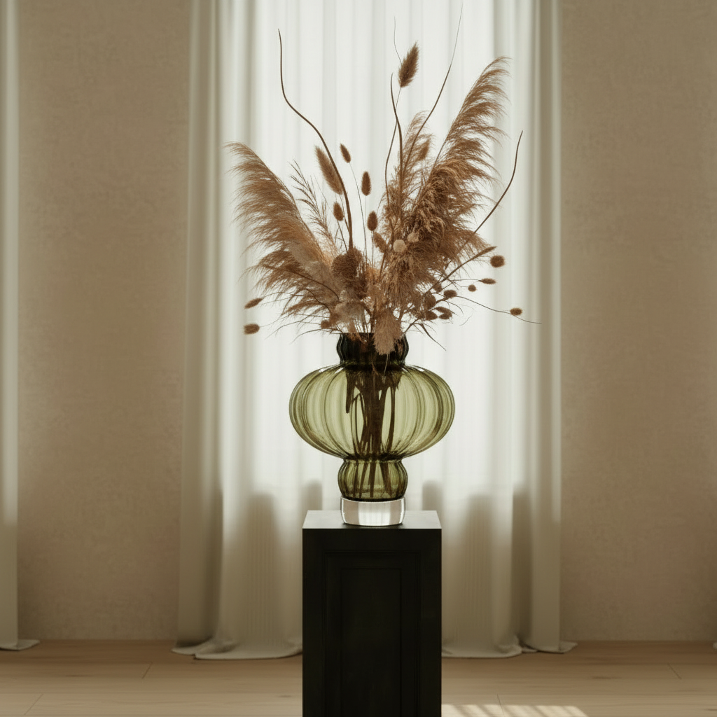 Close-up of Balloon Vase 03 Olive with arrangement