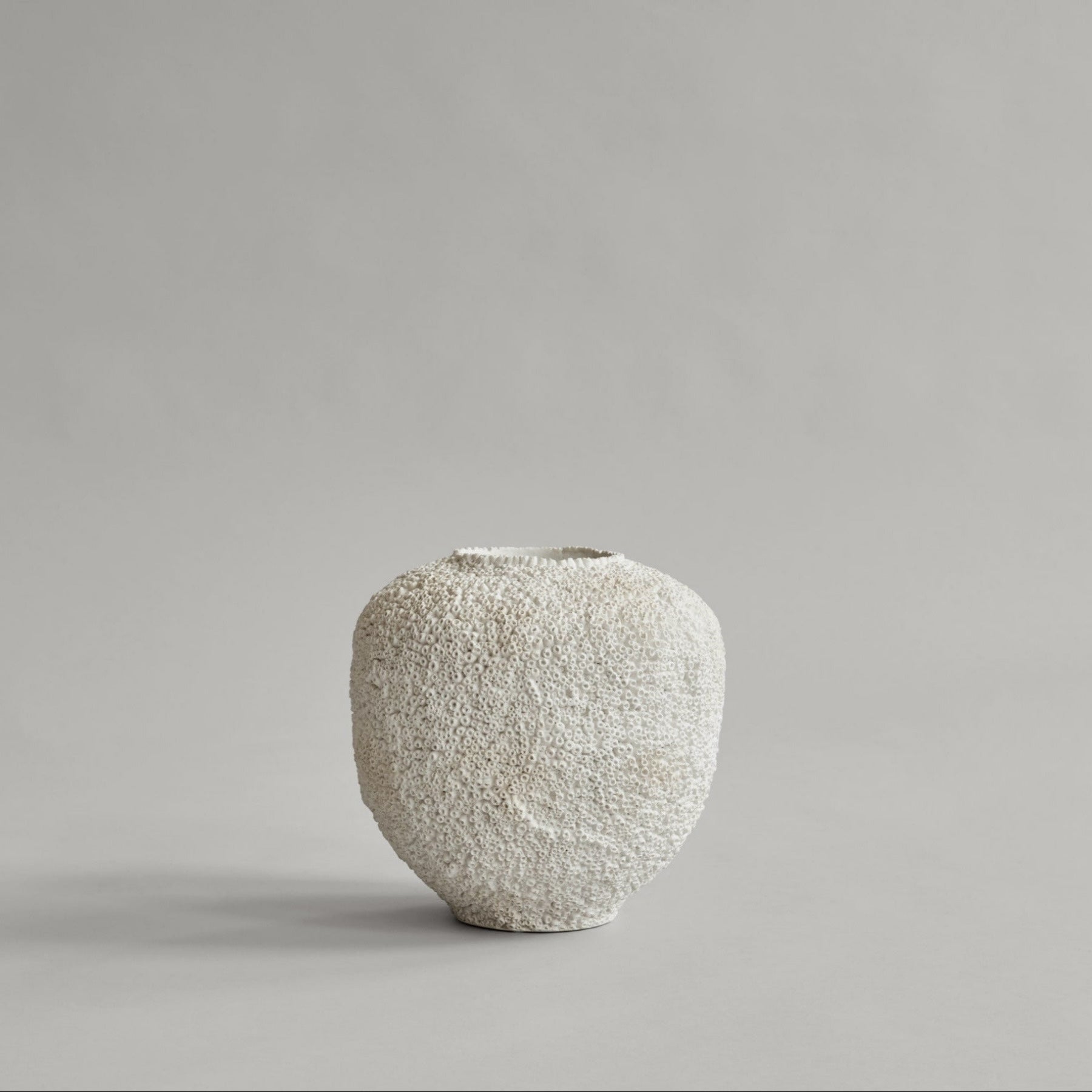 Sunao Vase, Medio - Beehive, Birch Finish