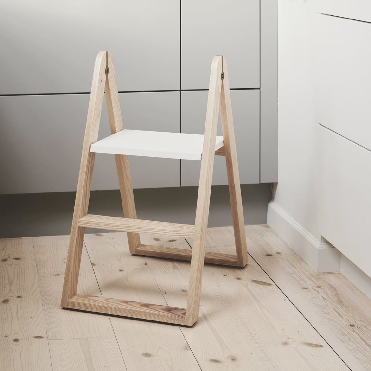 REECH Step Ladder, Ash