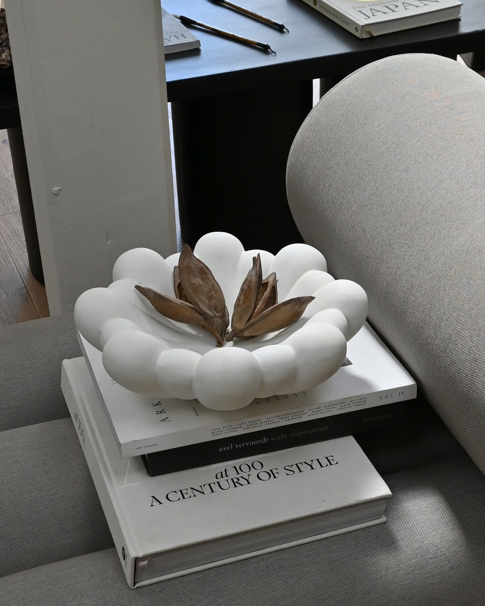 小物入れ 101 COPENHAGEN Bloom Tray Big Bone White Bloom Tray - Big, Bone White Ceramic Bowl | 101 Copenhagen
