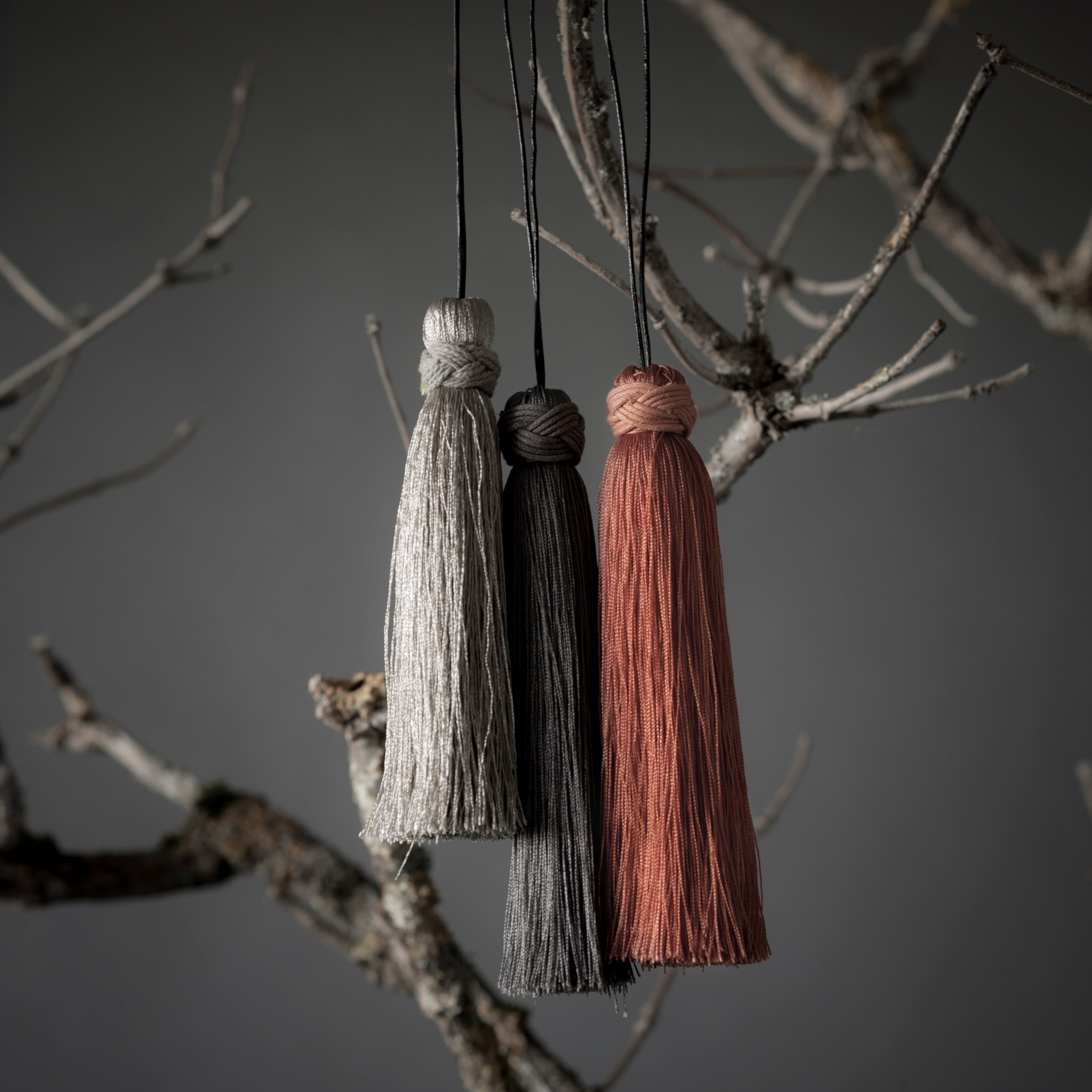 Holiday Ornament - tassel, smoke. (box of 25)