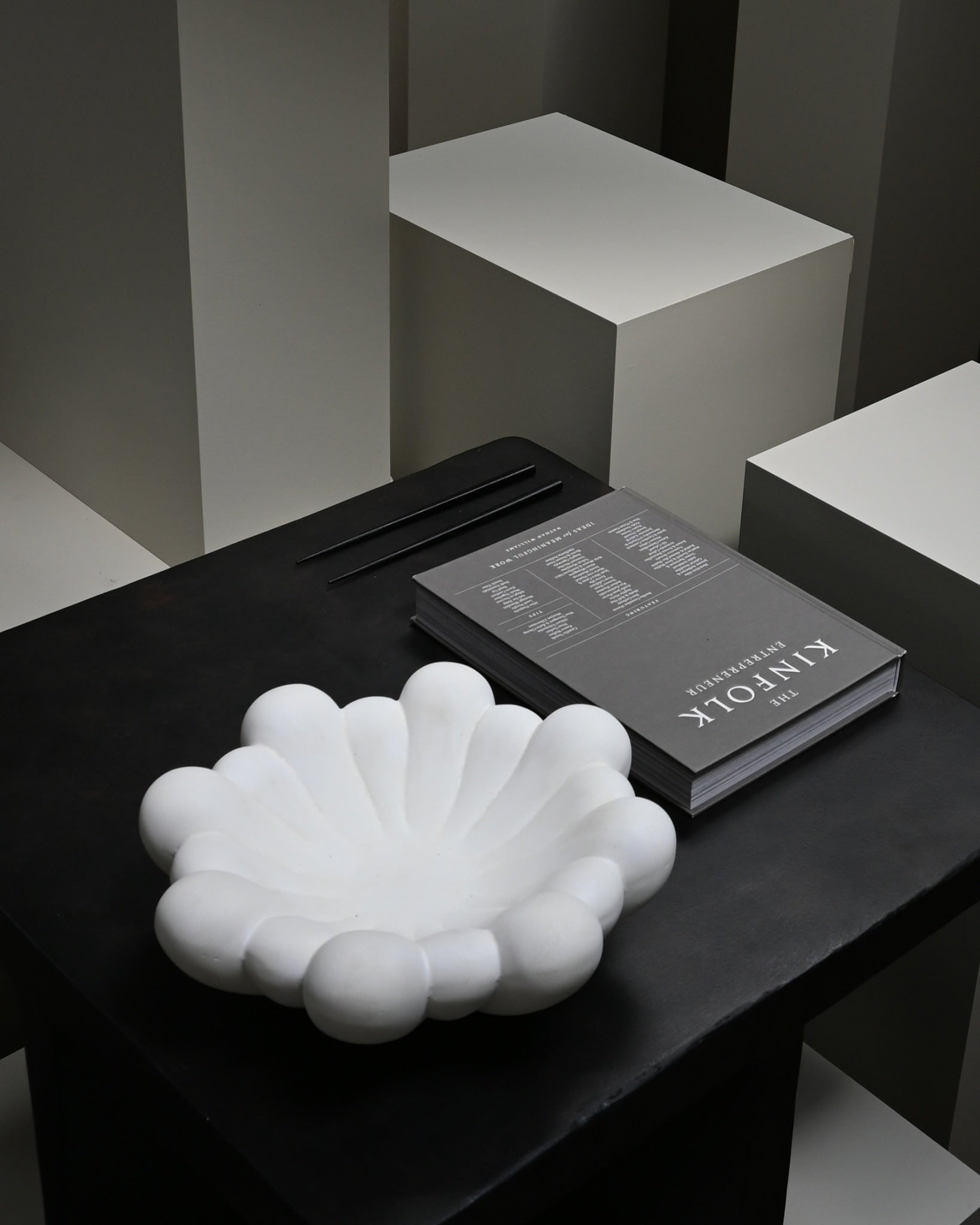 Bloom Tray, Medio - Bone White